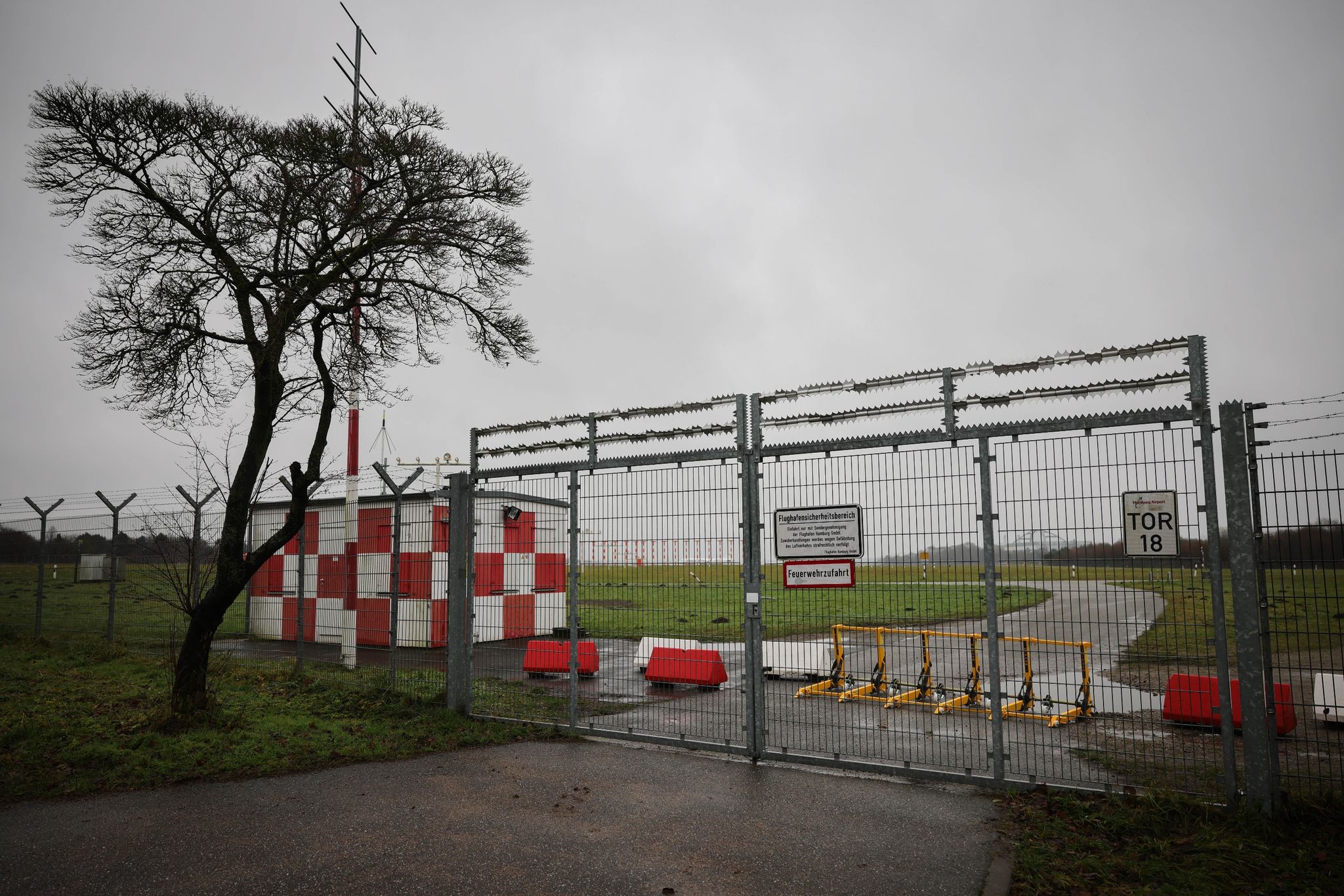 Eindringen von Geiselnehmer: Flughafentore mit Rammschutz