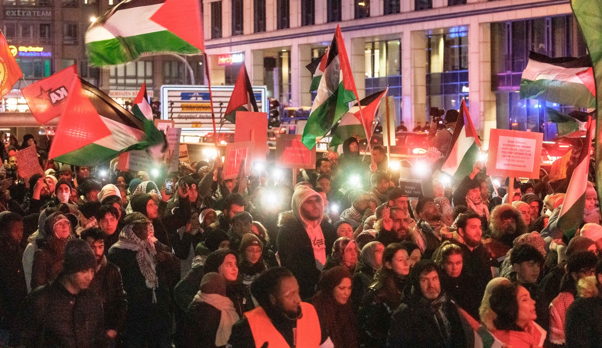 Innenminister: Missbrauch von Demonstrationen unerträglich