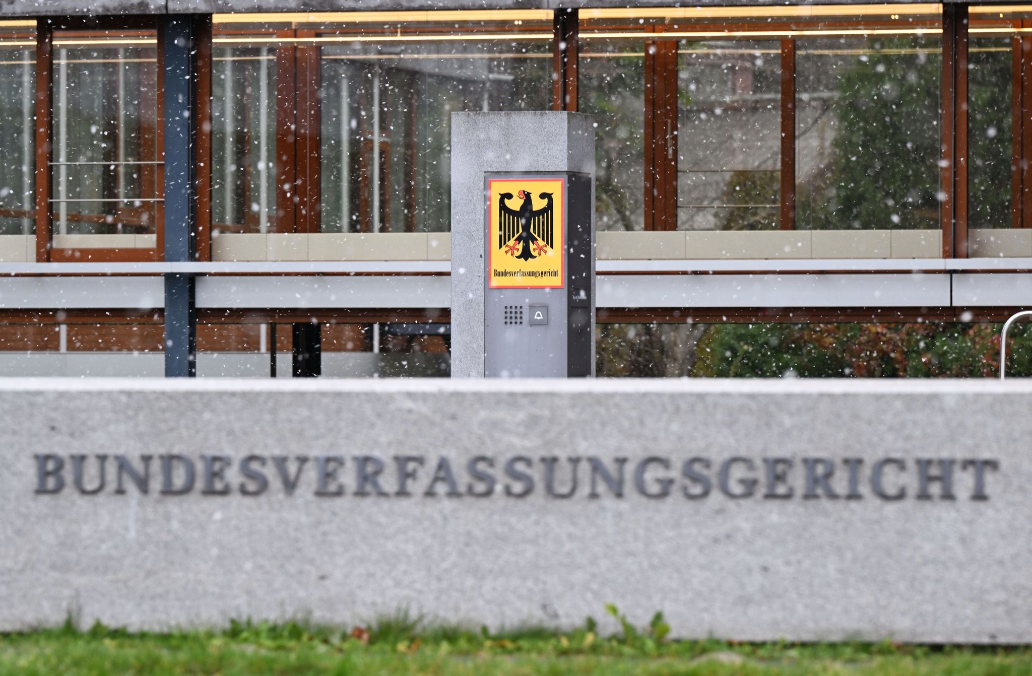 Was ist bei Terrorabwehr erlaubt? Verfassungsgericht prüft