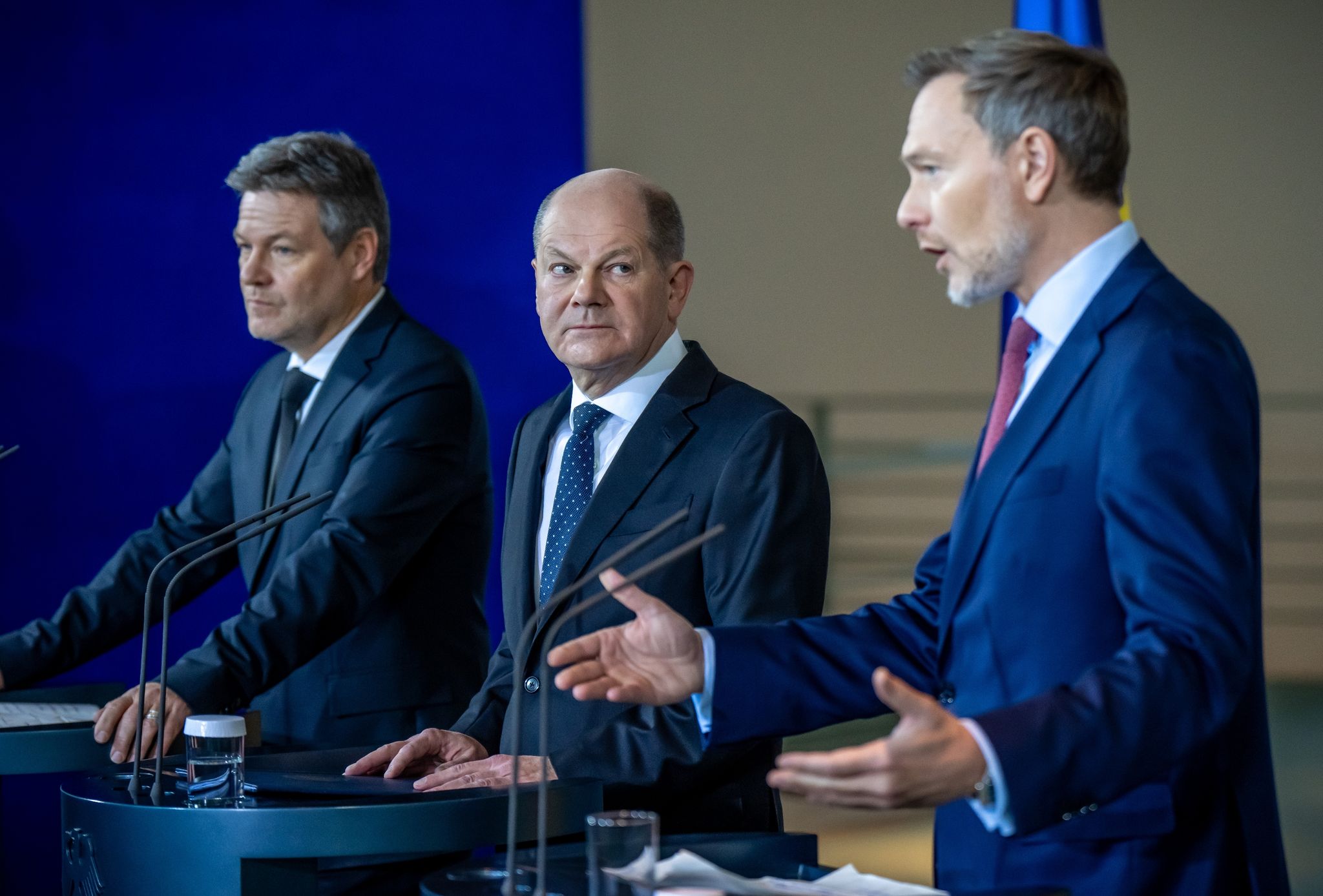 Bundeskabinett befasst sich mit Haushaltskürzungen für 2024