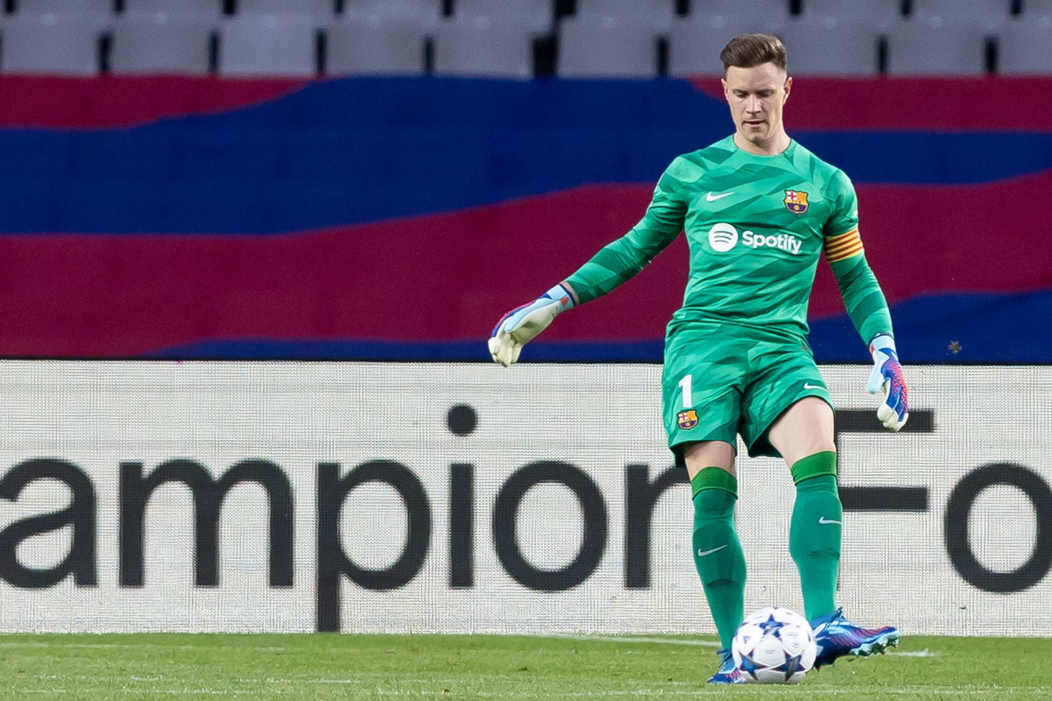 Ter Stegen muss wegen Schmerzen am Rücken operiert werden