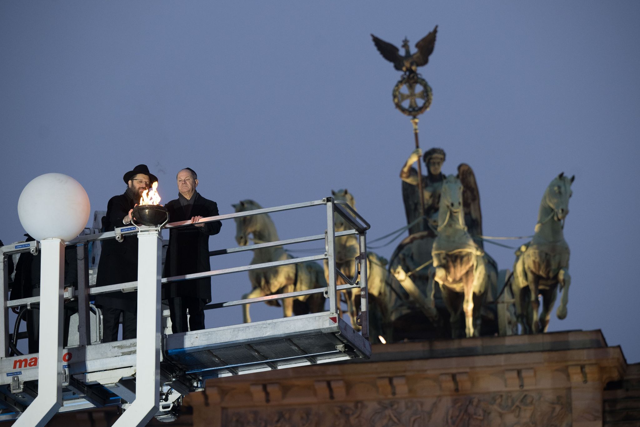 Schatten über Lichterfest: Viele Ängste und Sorgen