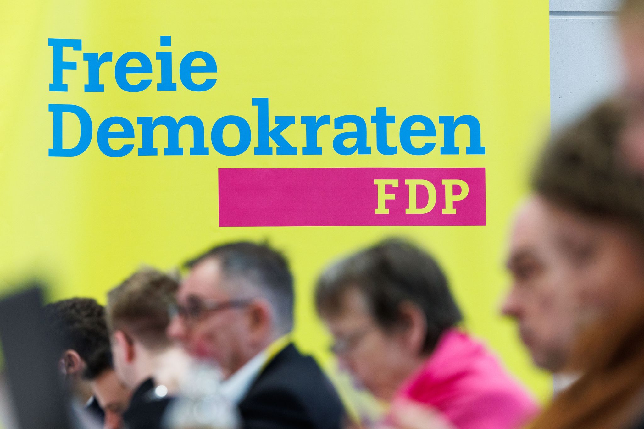FDP-Mitglieder sollen über Verbleib in Koalition abstimmen