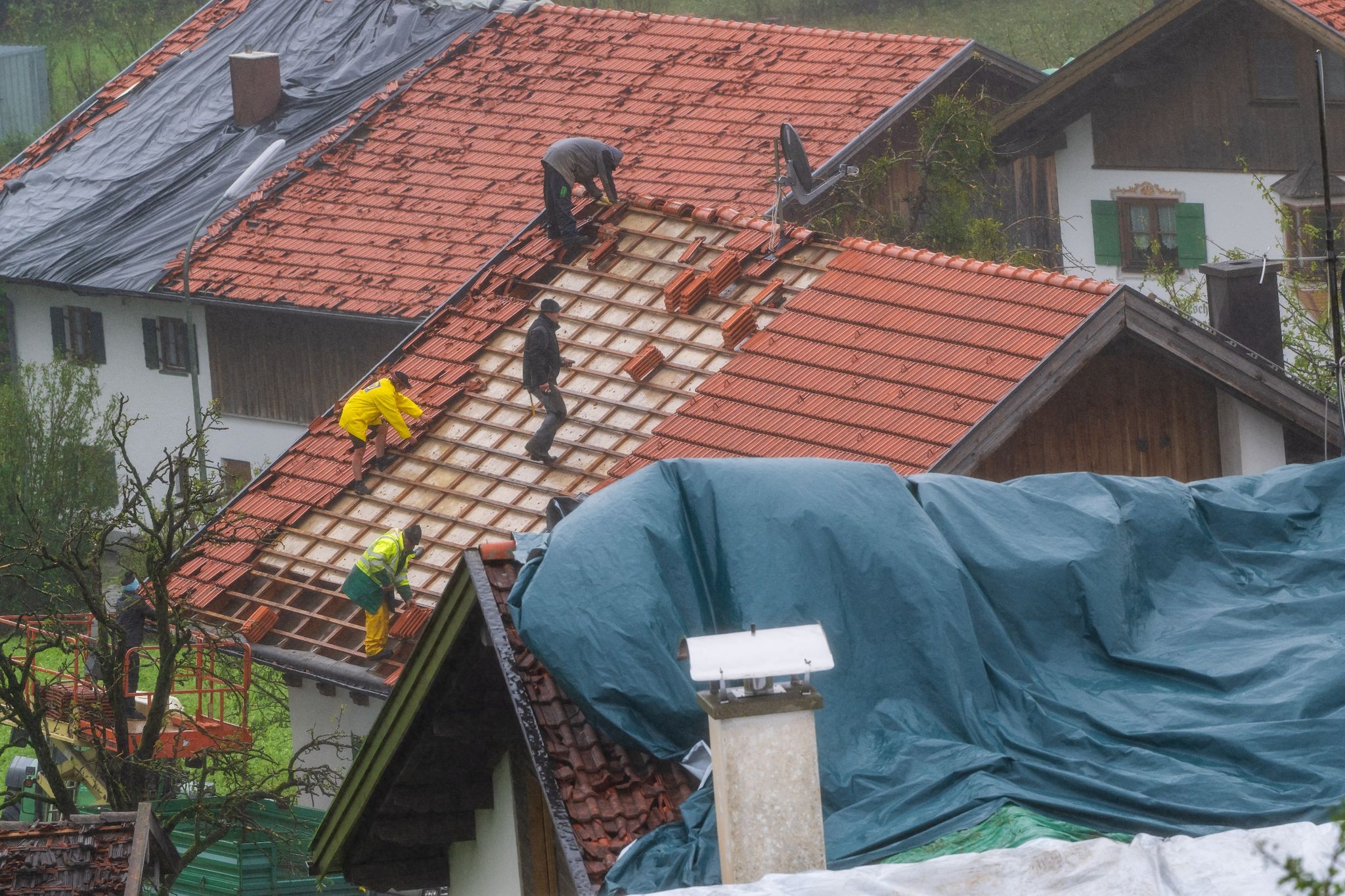 Wetterextreme 2023 kosten Versicherer 4,9 Milliarden Euro