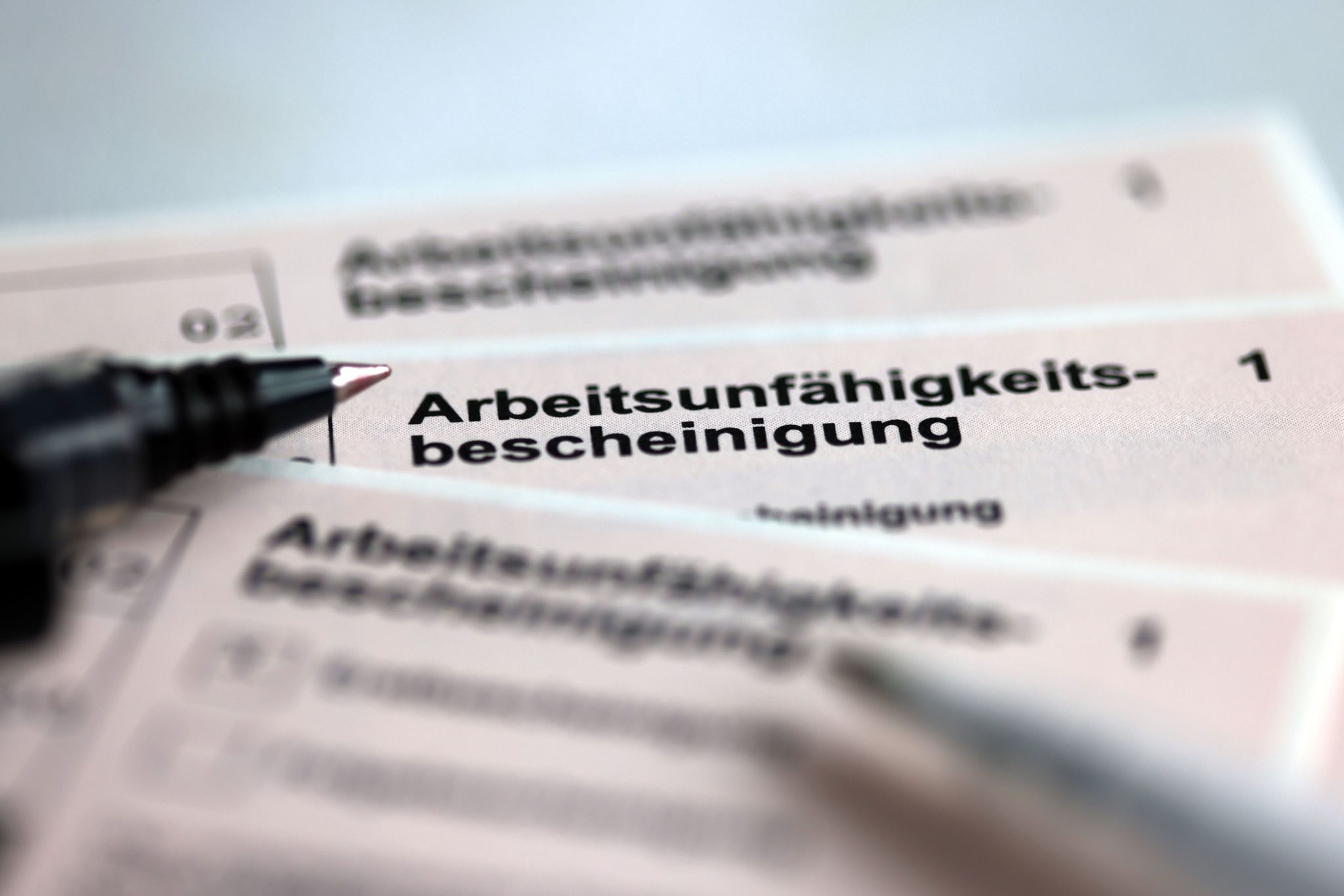 Kasse: Krankheitsausfälle im Job 2023 auf Höchststand
