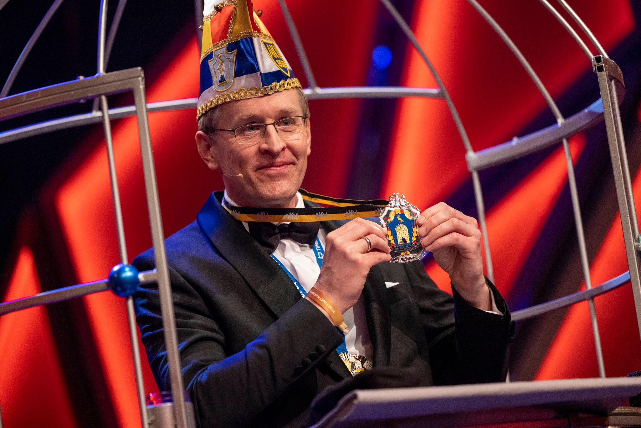 «Ehrlich statt fies» – Günther bekommt Karnevalsorden