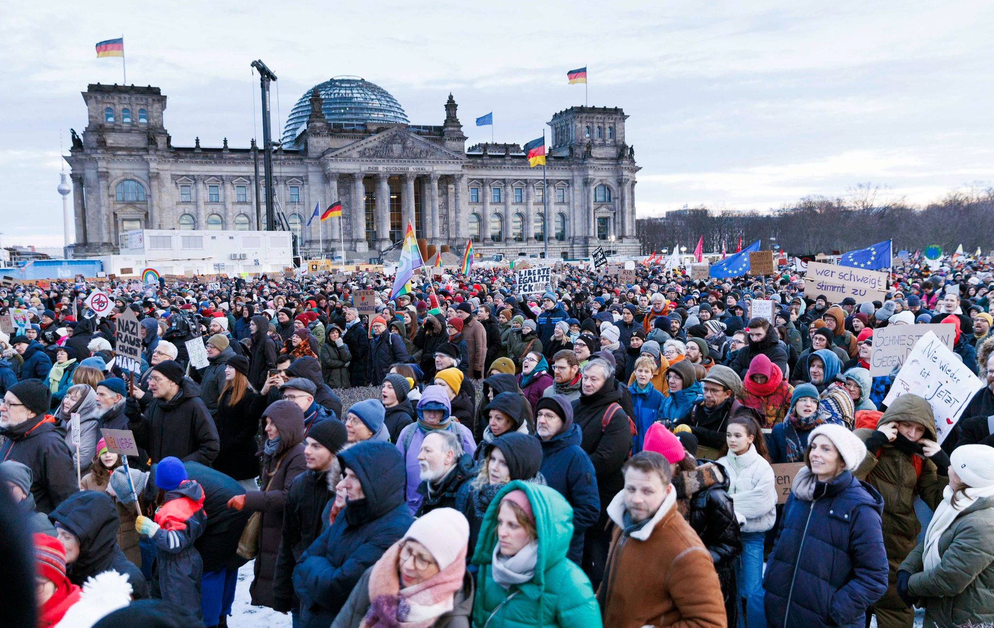 Menschenkette um Reichstag – 100.000 angemeldet
