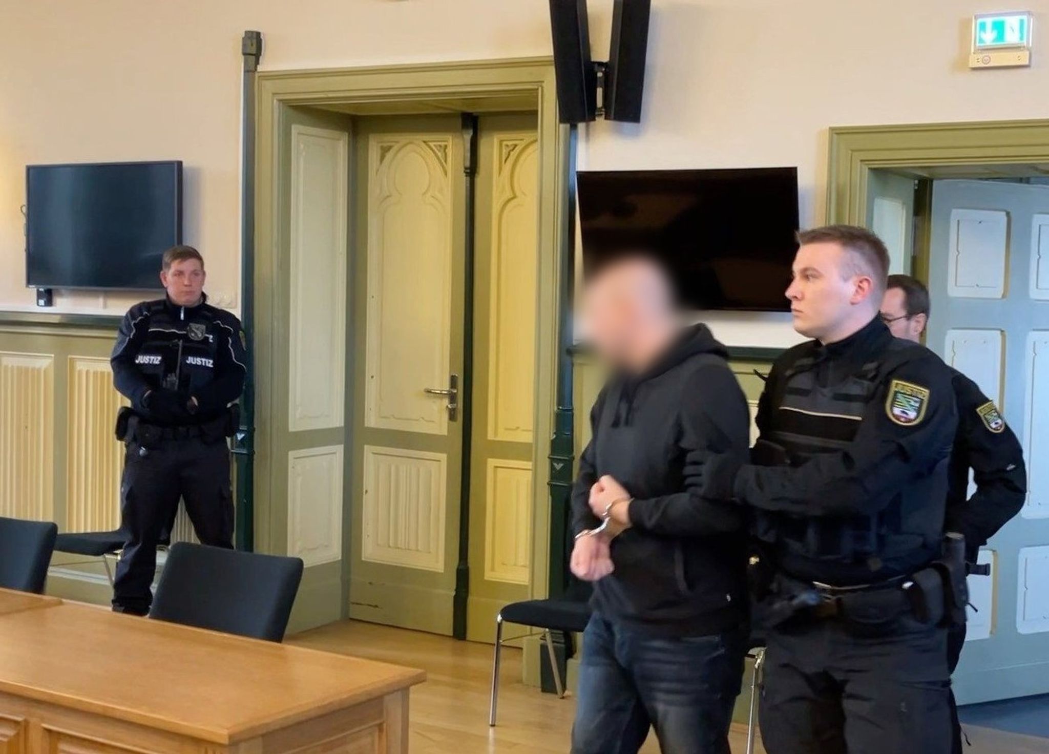 Angeklagter wegen Mordes verurteilt