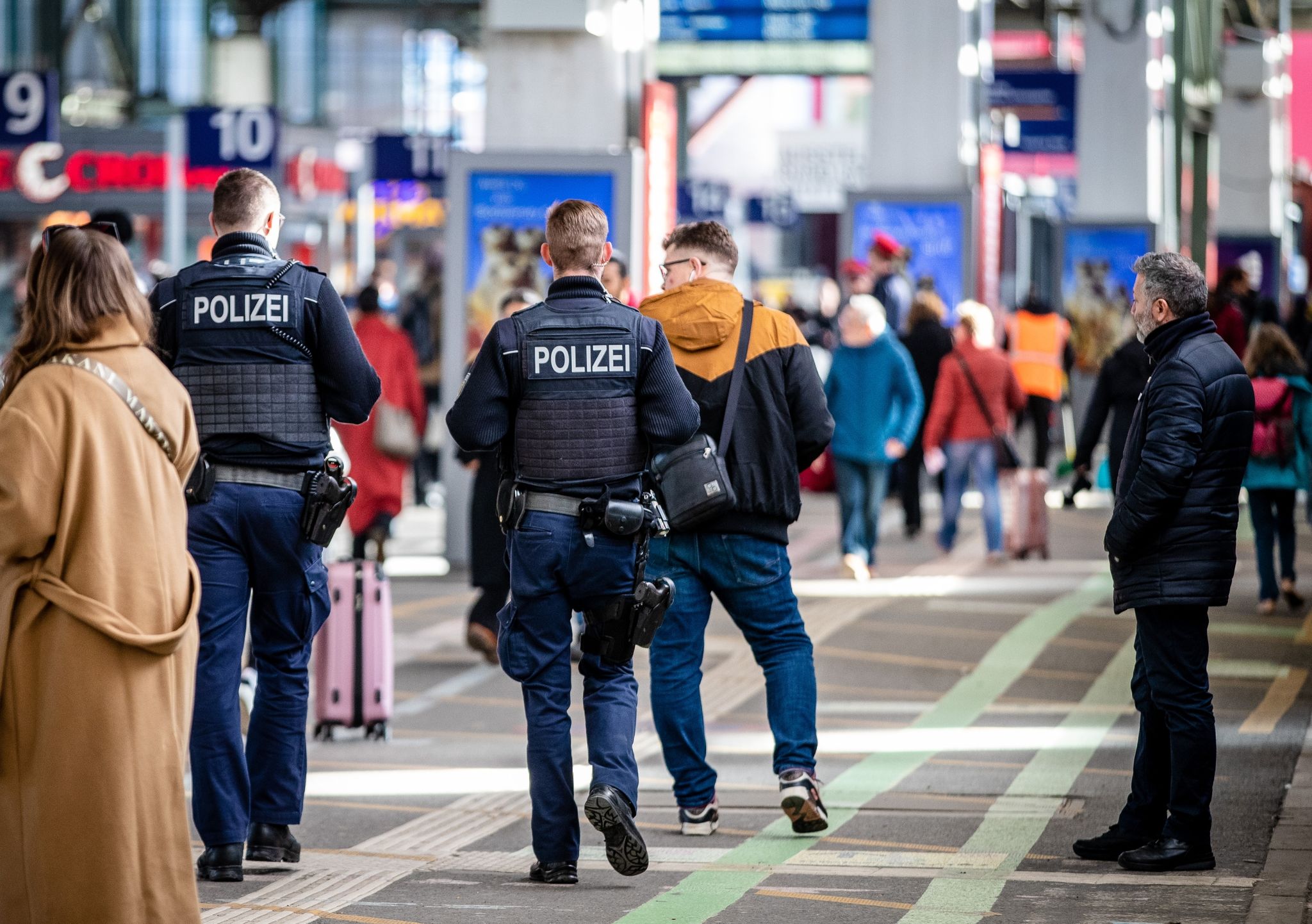 Kurzzeitiger Stillstand am Bahnhof Stuttgart