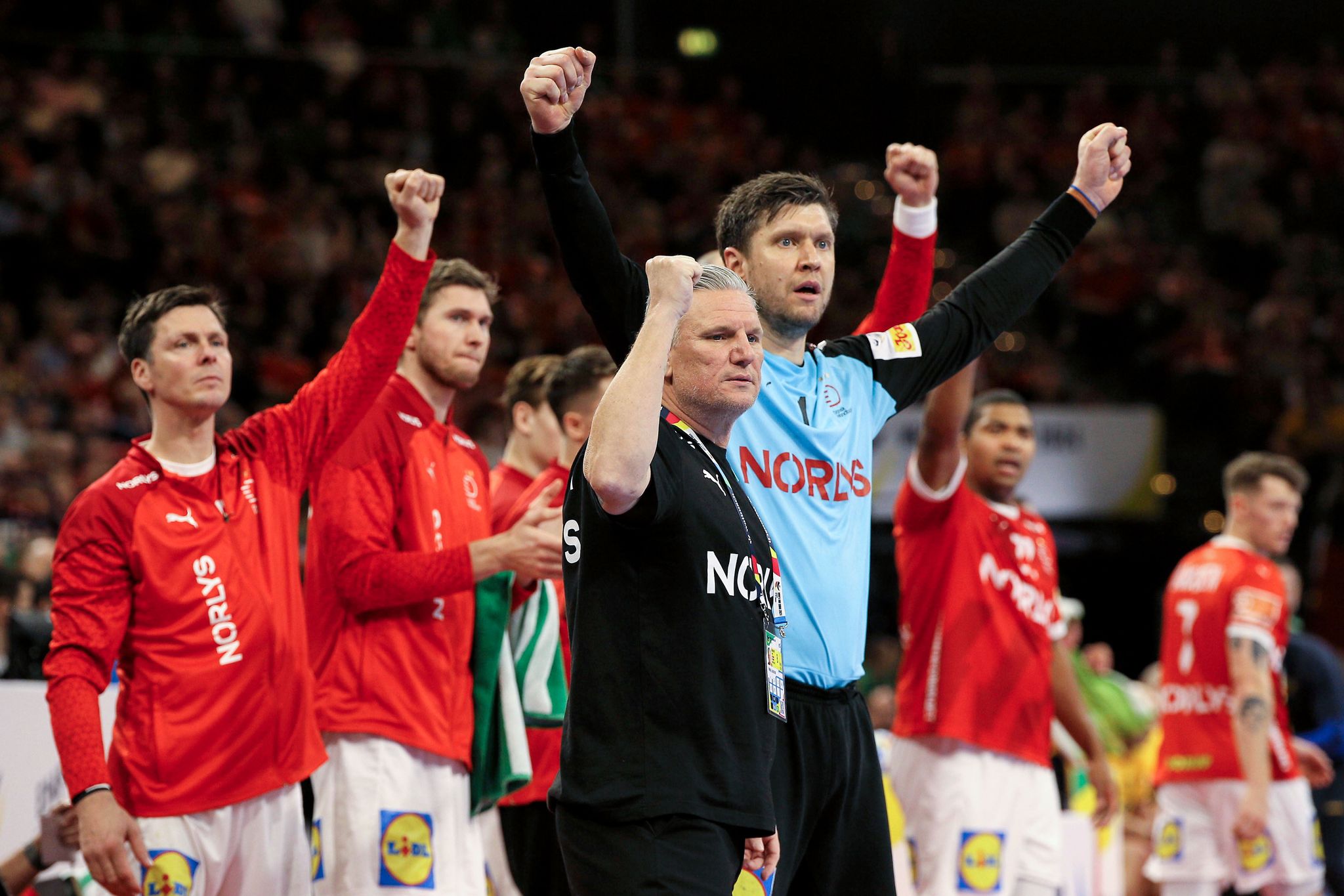 Dänen besiegen Titelverteidiger Schweden – Halbfinale nah