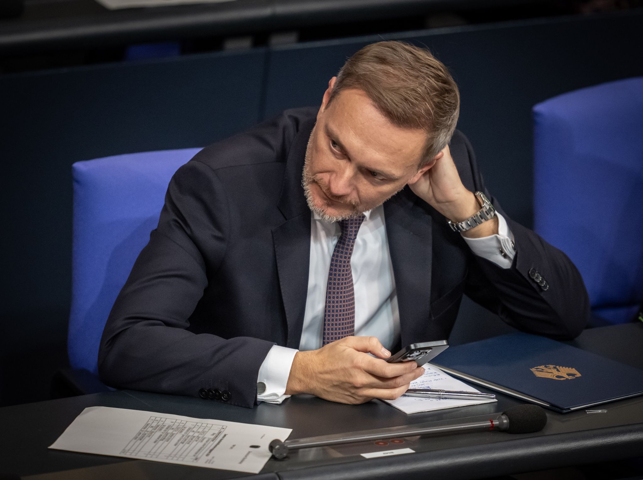 Bundeshaushalt 2025: Harte Verhandlungen wegen Milliardenlücken drohen