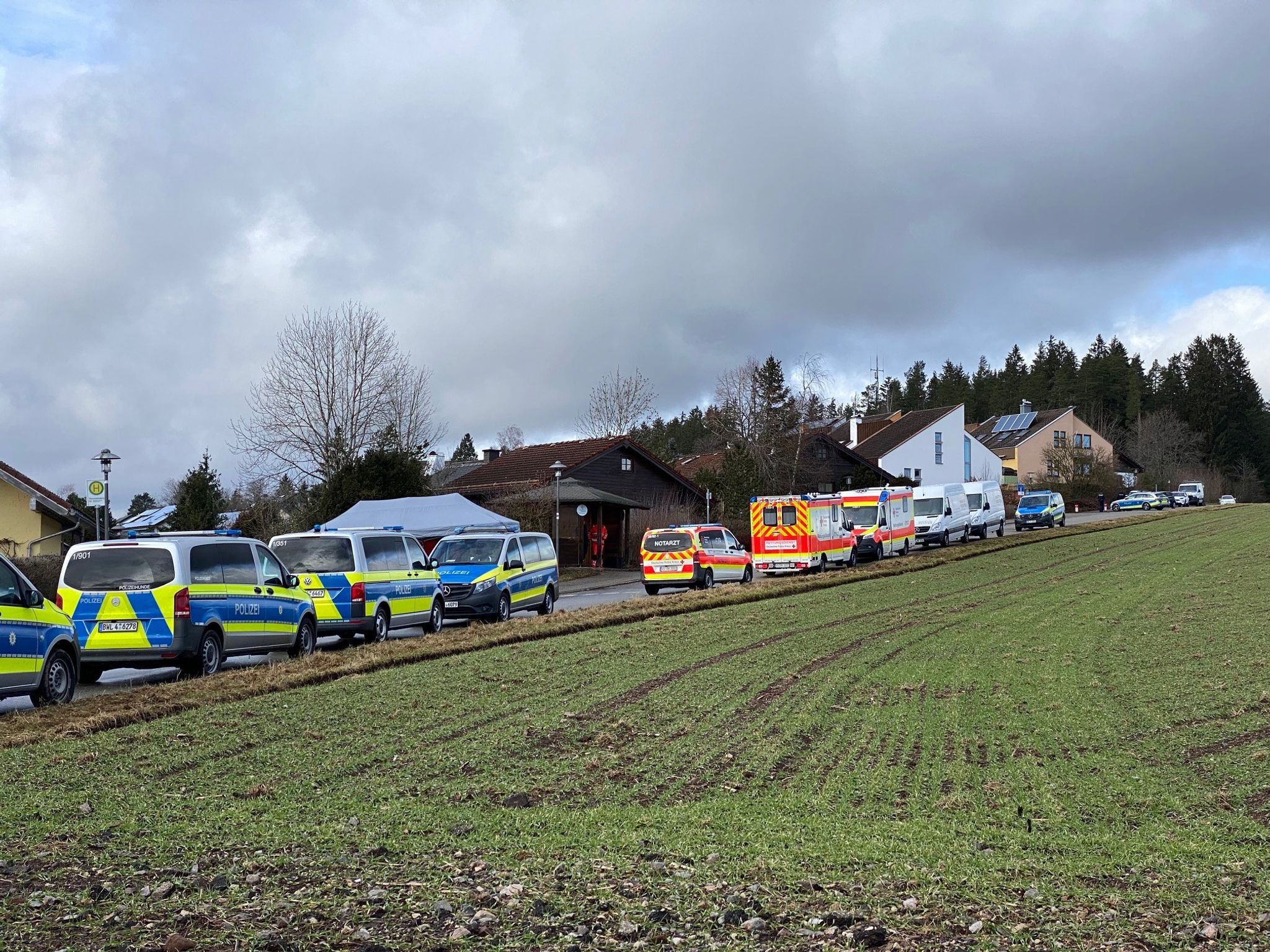 Zwangsräumung eskaliert – Waffen im Haus?