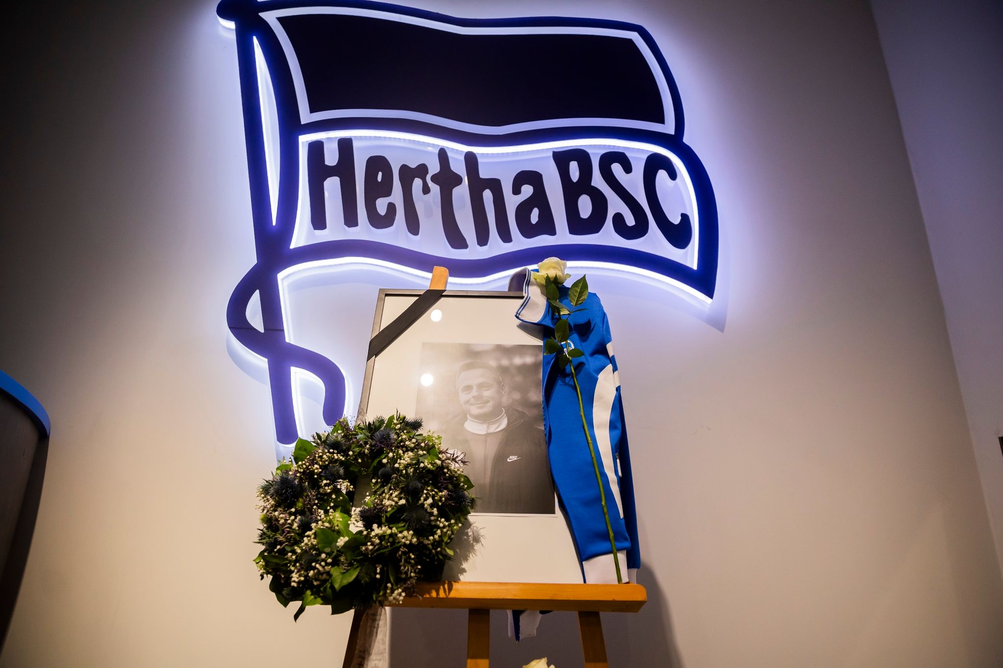 Nach Bernstein-Tod: Besondere Andacht in Stadion-Kapelle