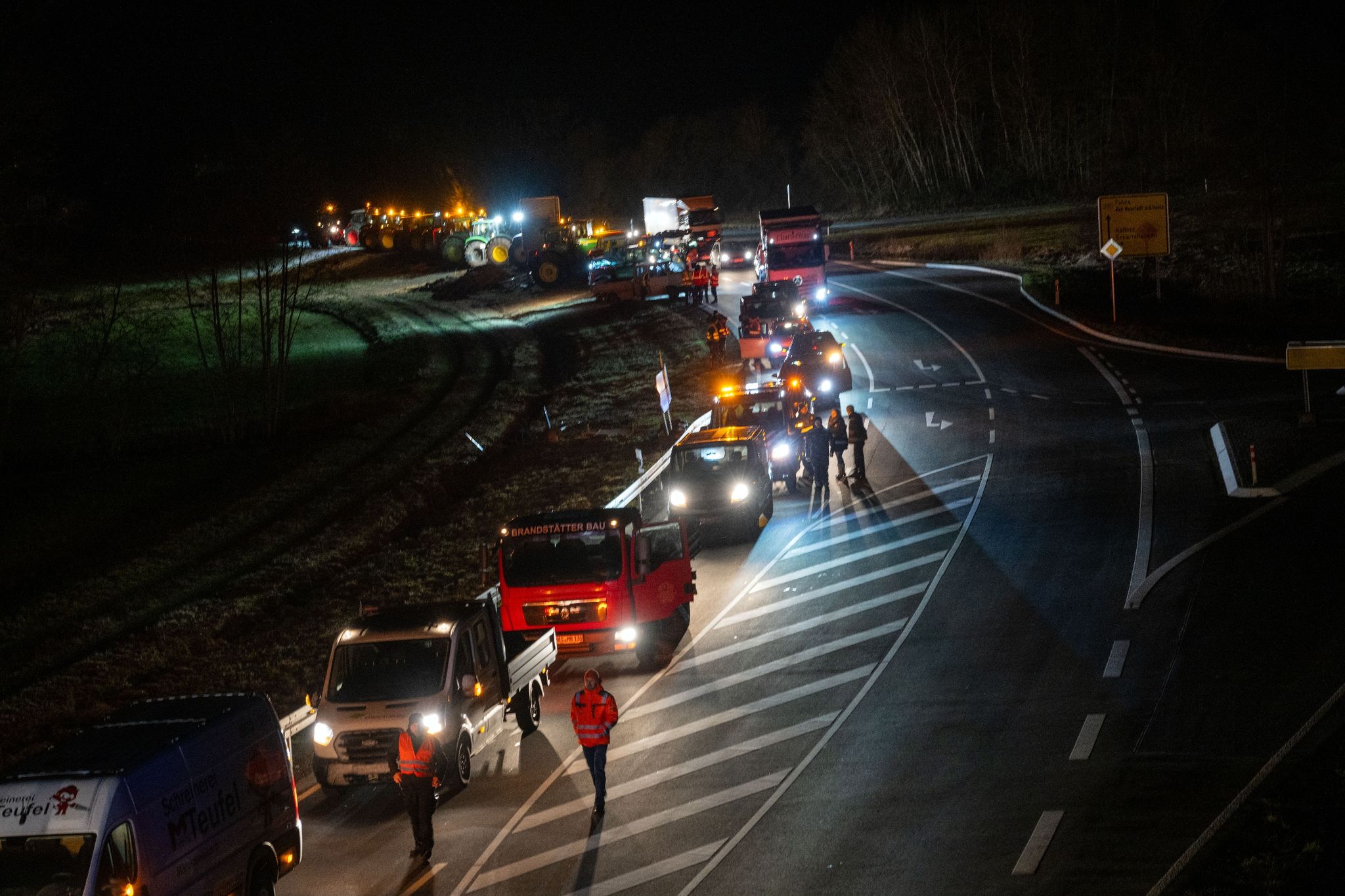 Bauernproteste angelaufen – Erste Behinderungen auf Straßen