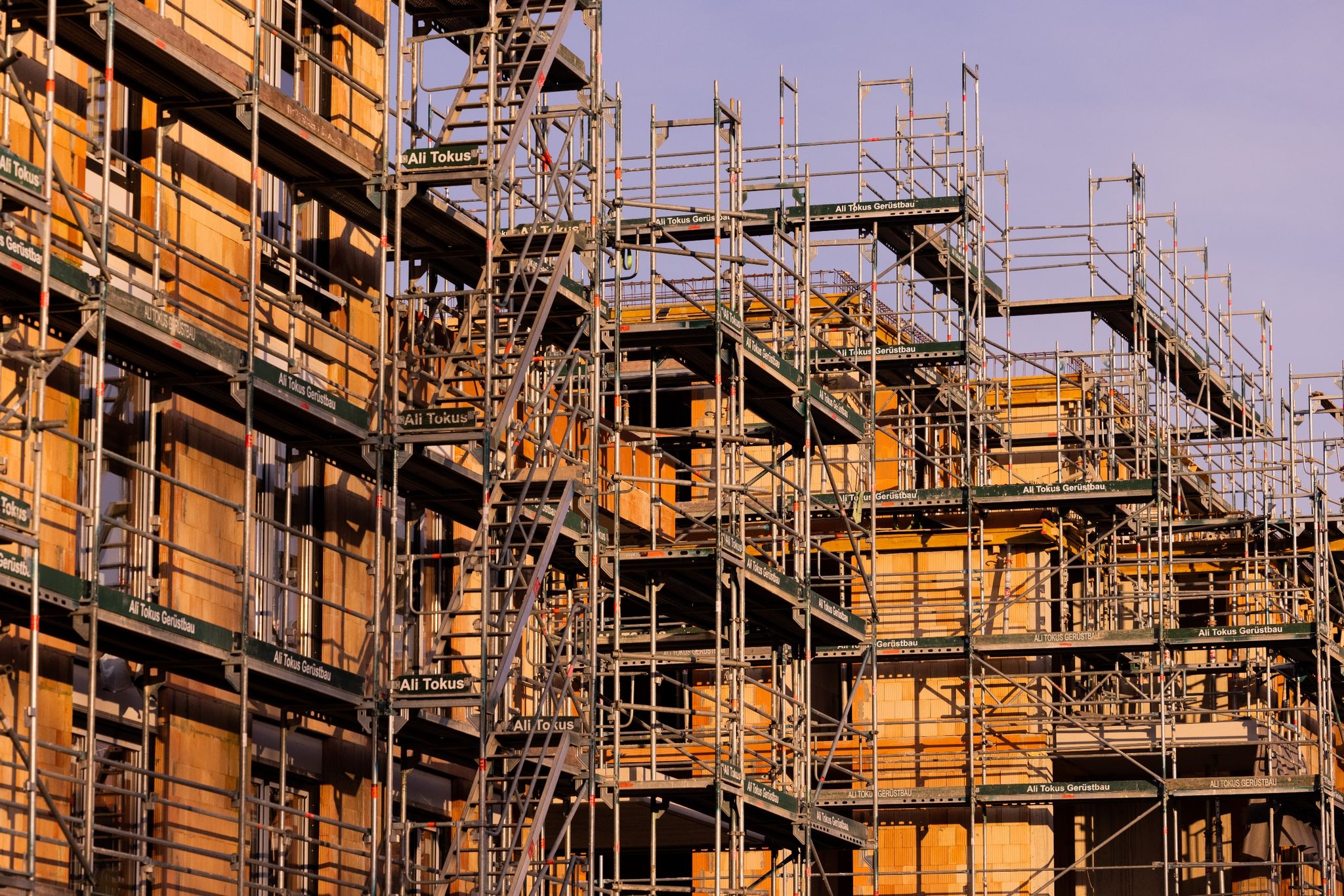 Umfrage: Immobilienkrise dauert 2024 an