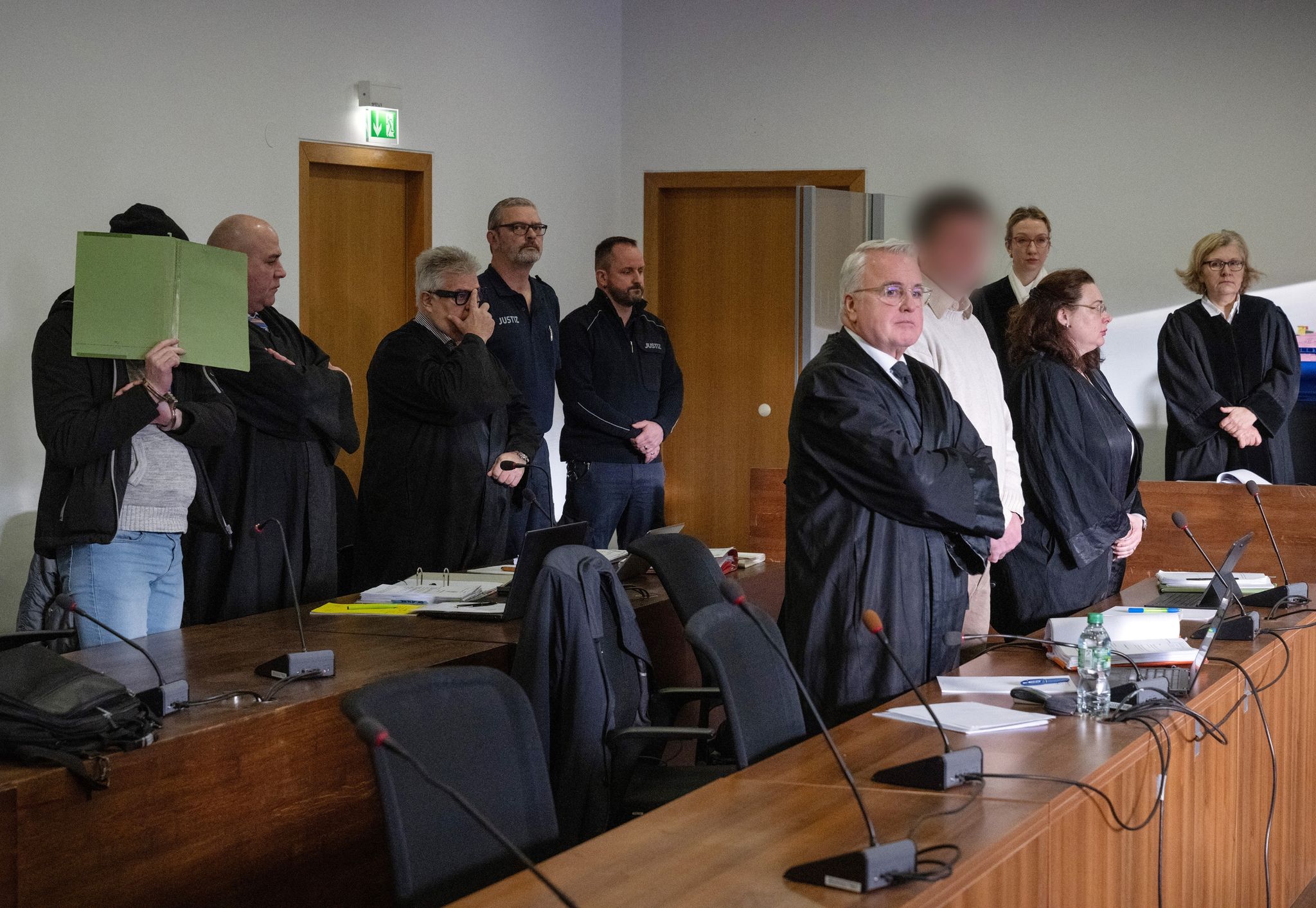 Tote Frau auf Autobahn A9 – Angeklagte weisen Mordbeteiligung zurück