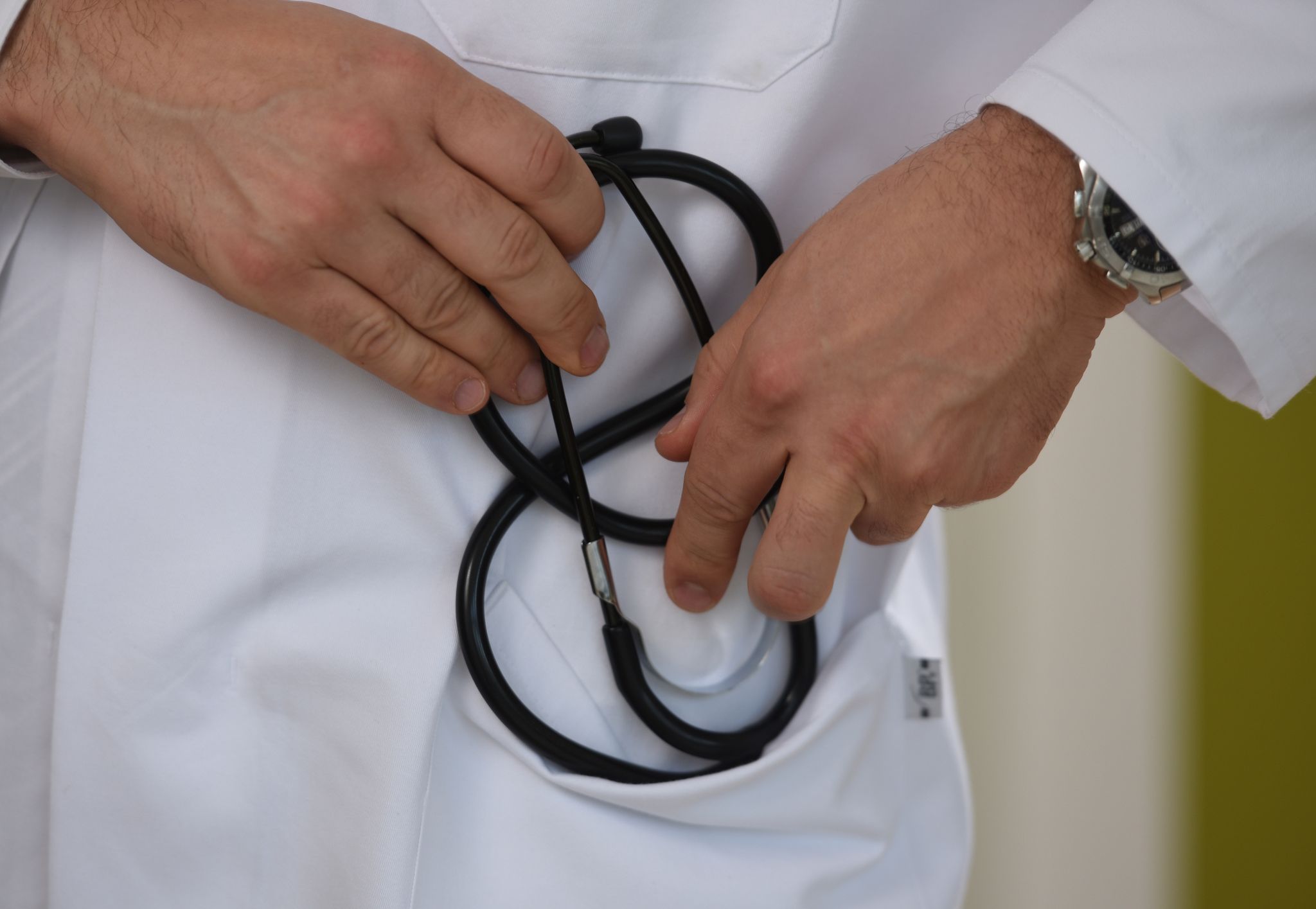 Warnstreik an Unikliniken: Ärzte fordern bessere Arbeitsbedingungen und höhere Gehälter