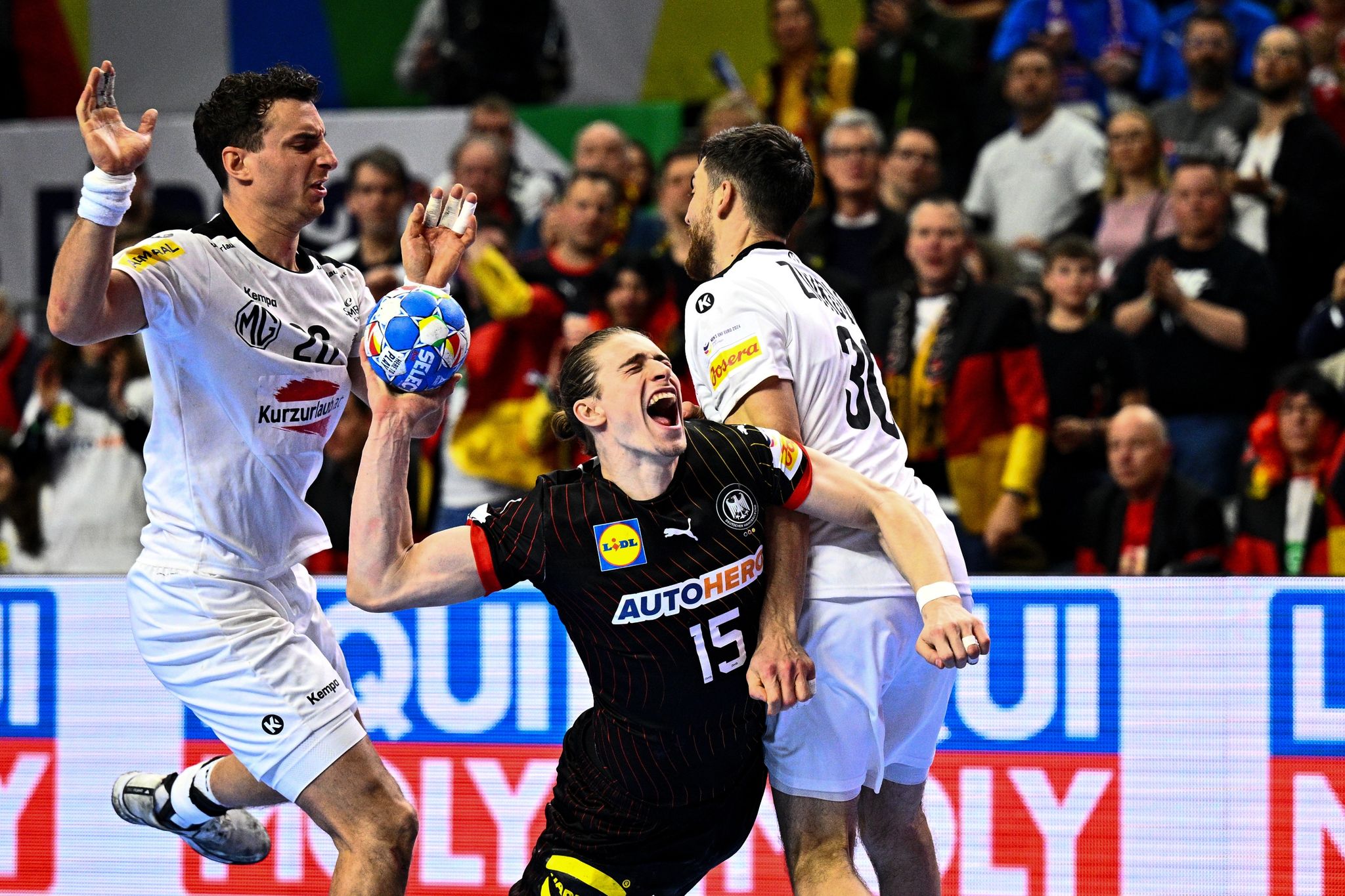 Remis gegen Österreich: DHB-Team bangt um EM-Halbfinale