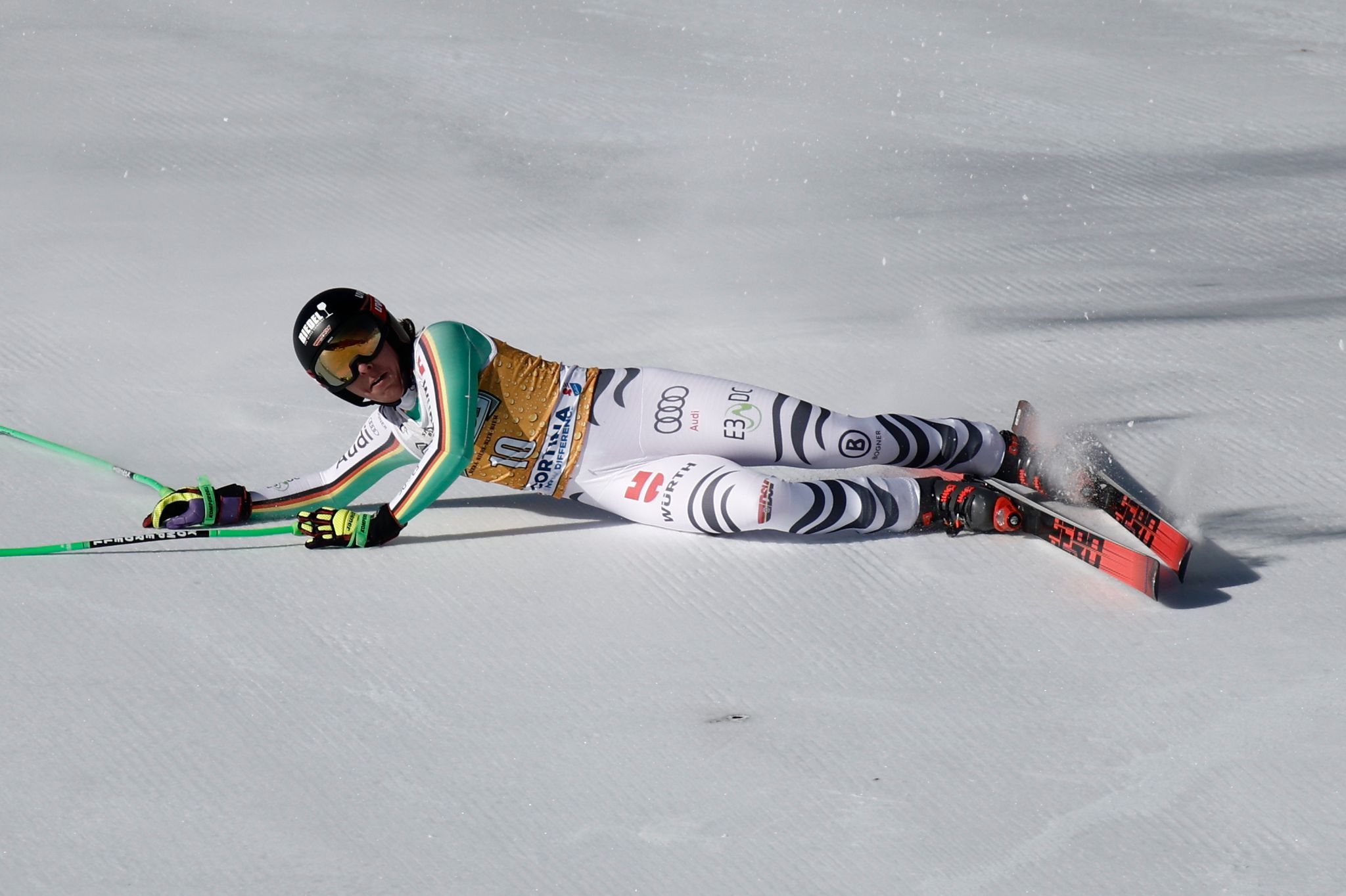 Skirennfahrerin Kira Weidle erleidet Sturzpech beim Weltcup in Cortina d’Ampezzo