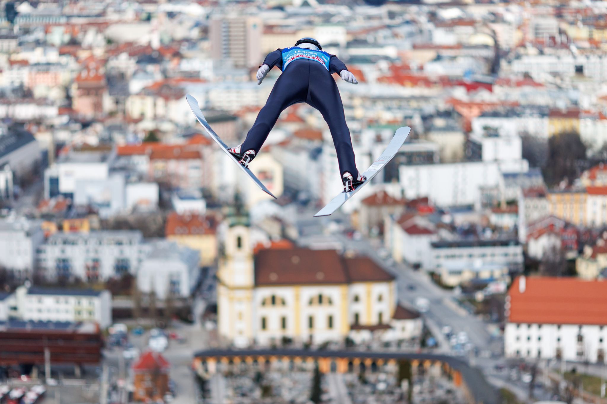 Wind-Quali in Innsbruck: Kobayashi weit vor Wellinger