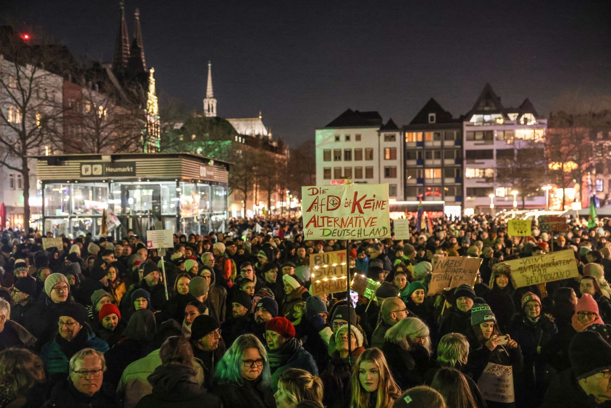 Massenandrang bei Kölner Demo gegen die AfD