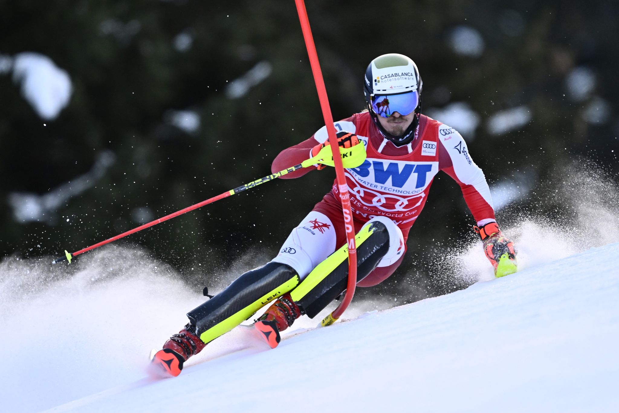 Feller gewinnt Slalom in Wengen – Straßer fädelt ein