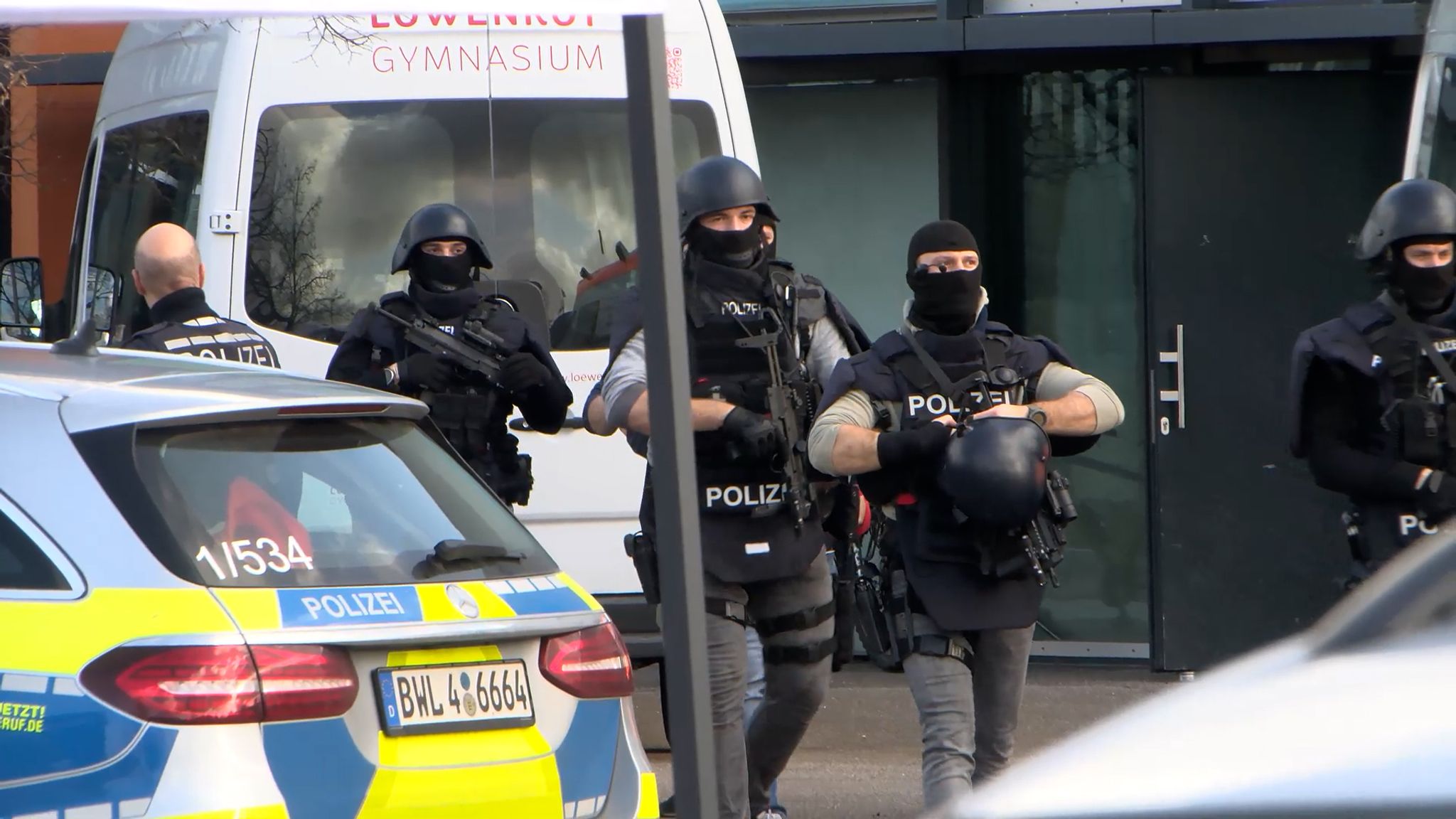 Schülerin in Gymnasium getötet: Kommt 18-Jähriger in U-Haft?