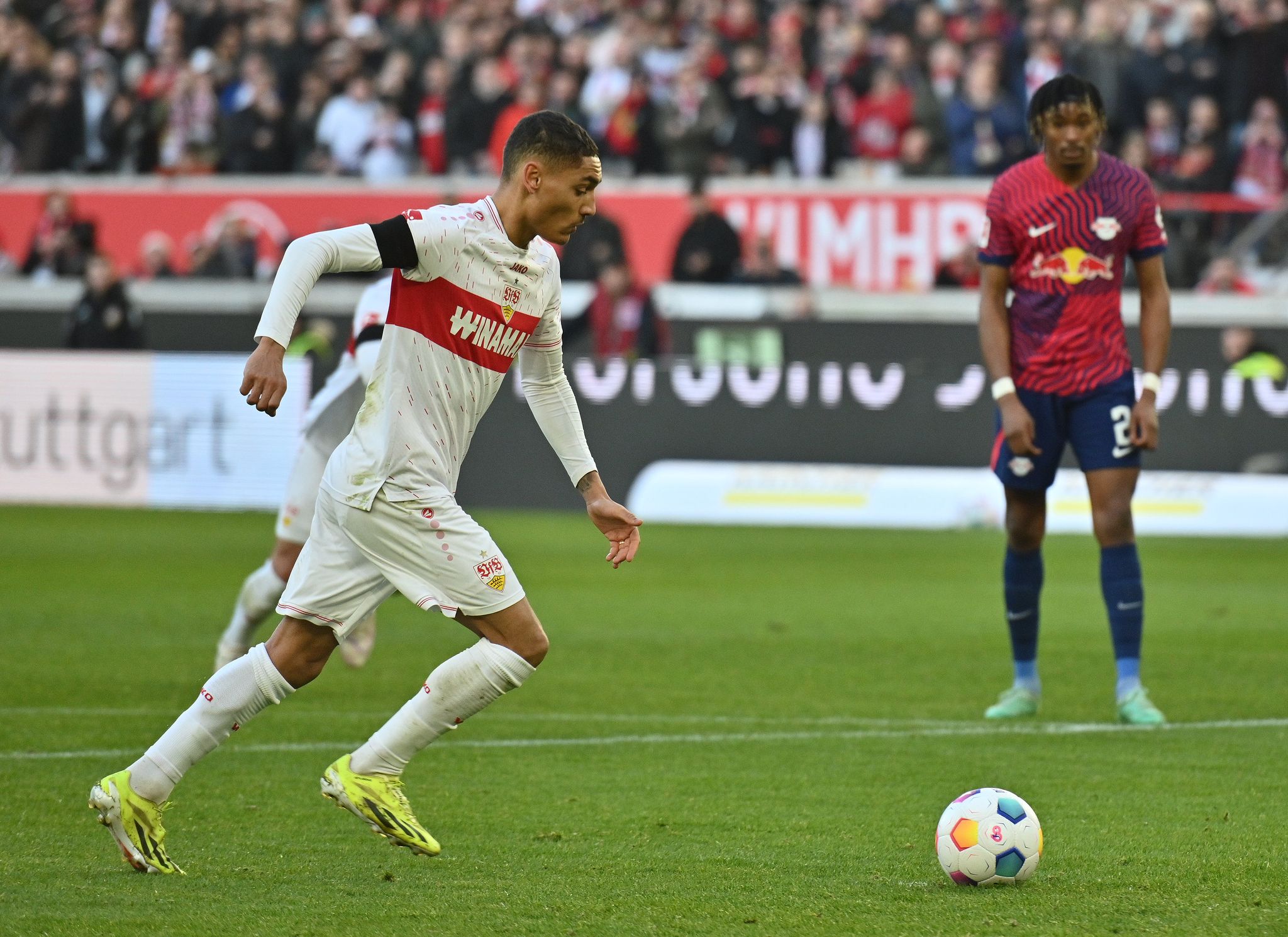 VfB Stuttgart besiegt RB Leipzig mit 5:2 und lässt sie um Champions-League-Rang zittern