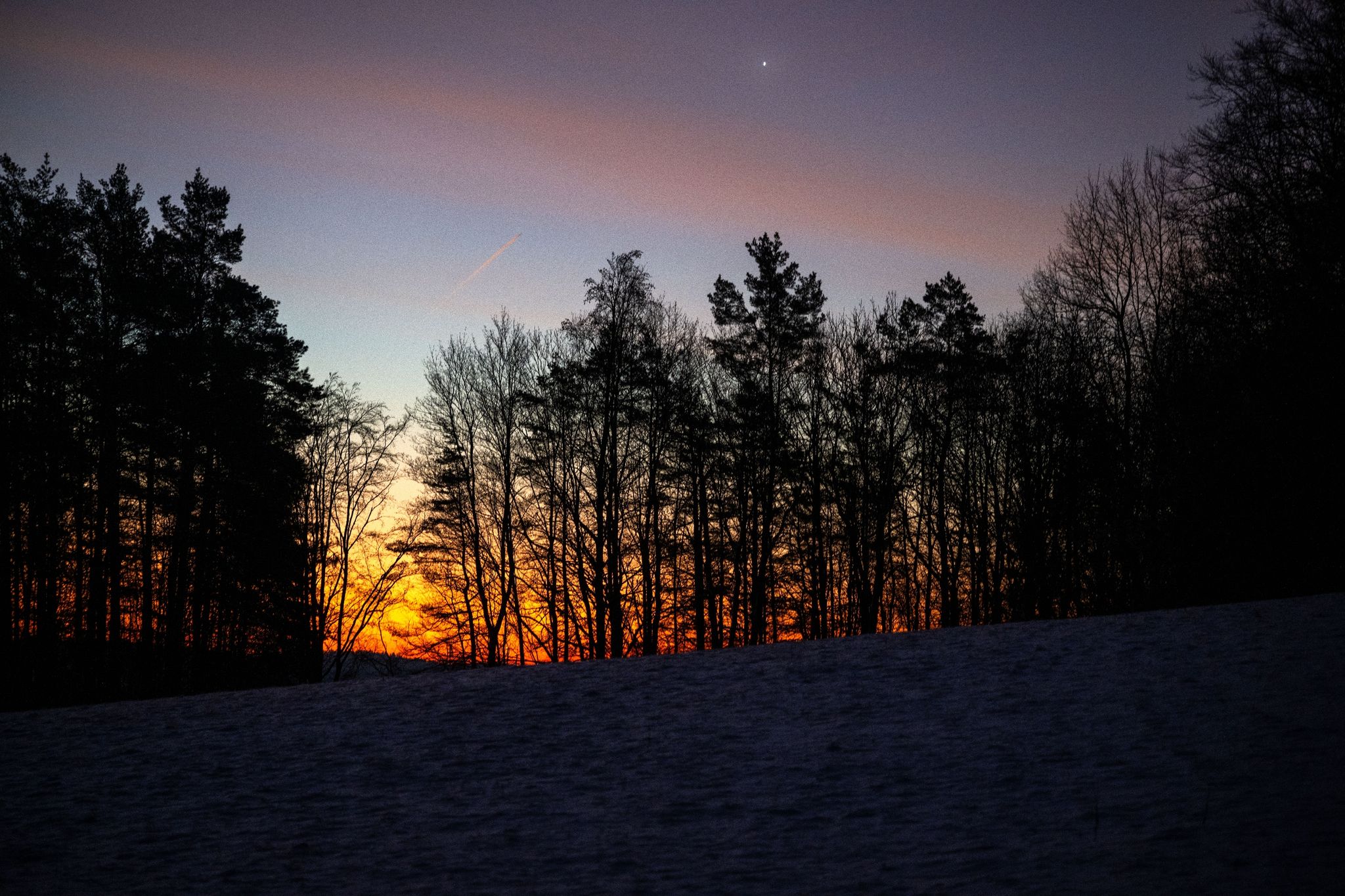 Tag beginnt mit stürmischem Wetter