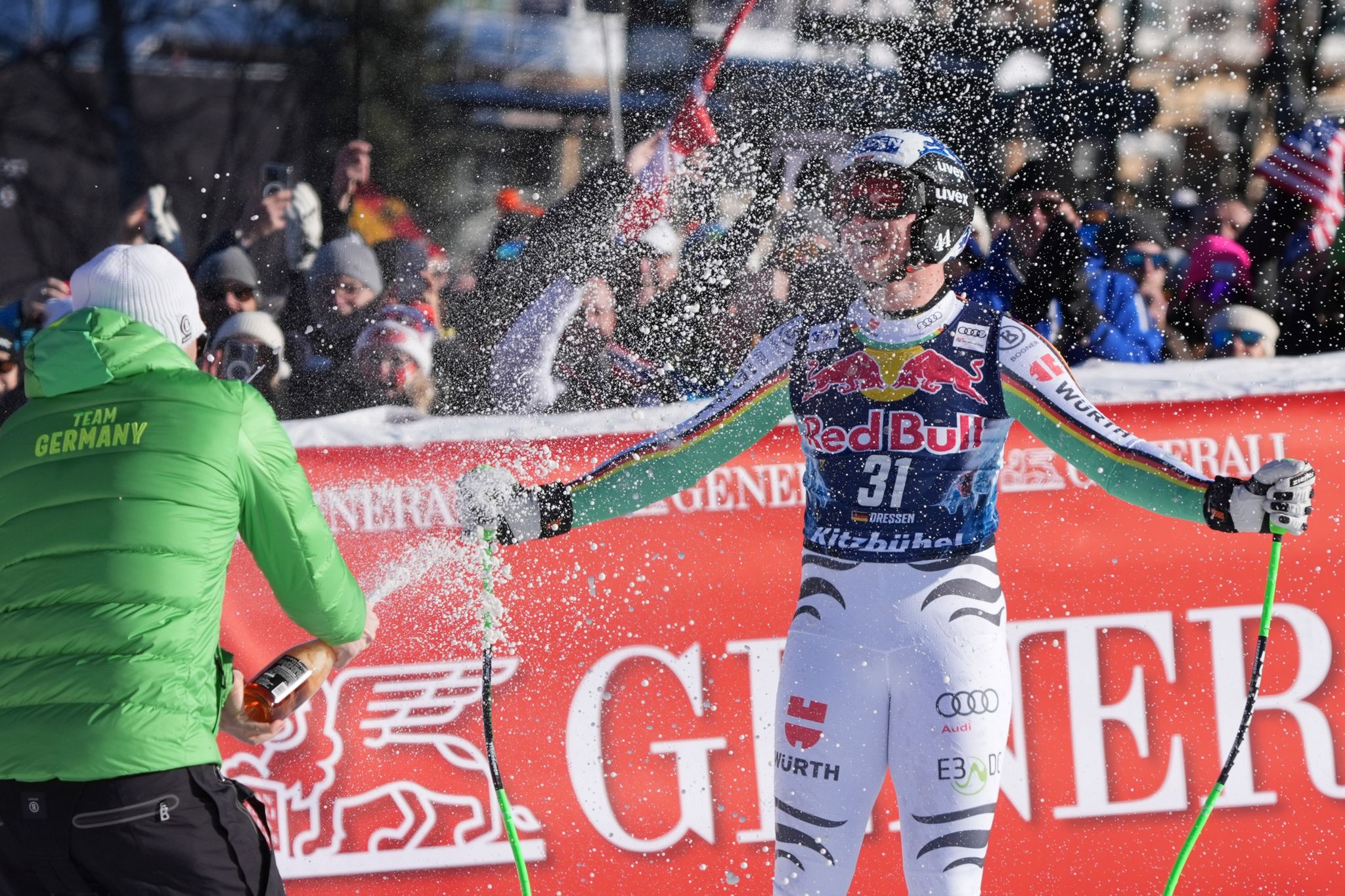 Dreßen nach letzter Fahrt in Kitzbühel gefeiert