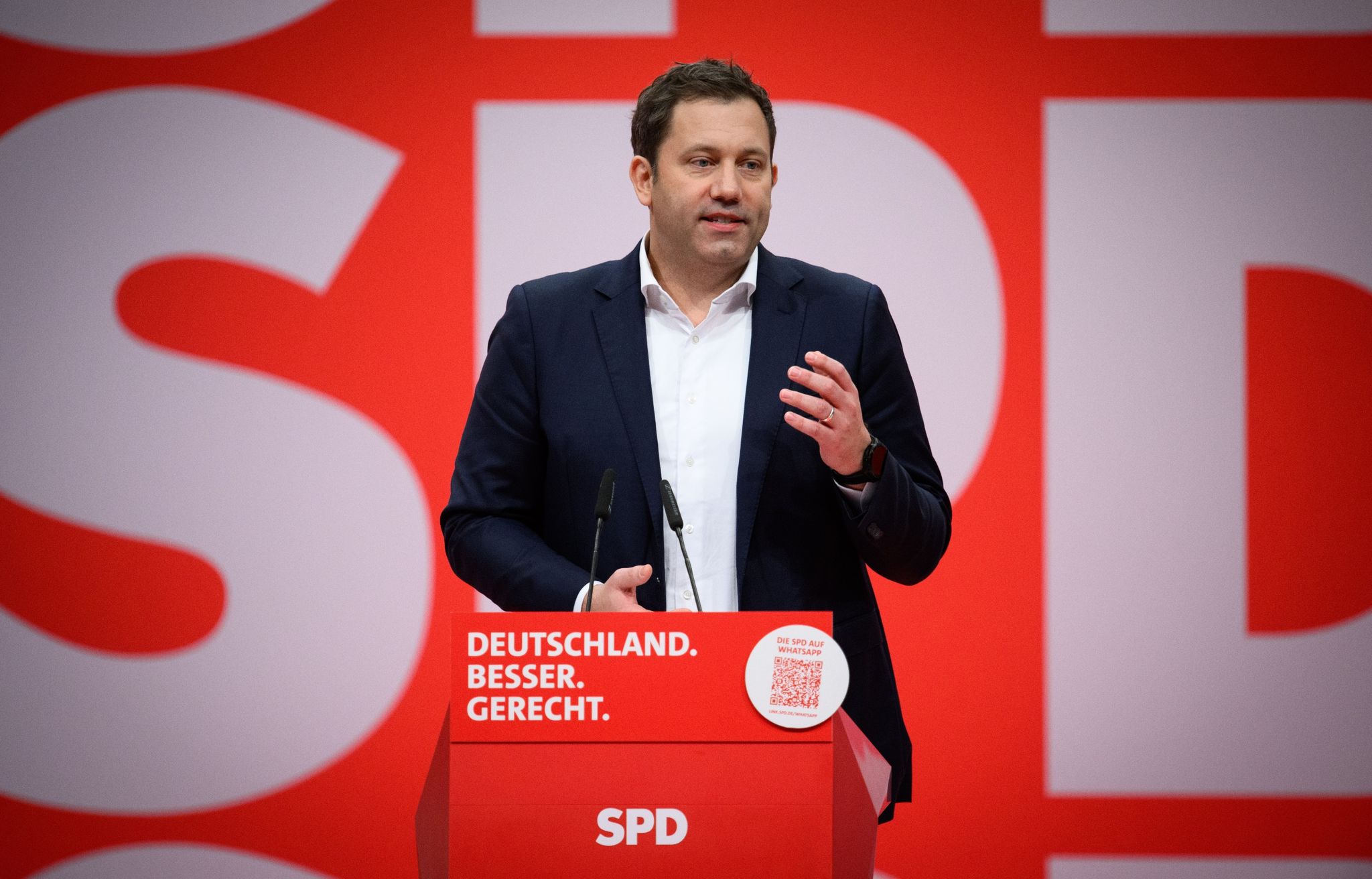 SPD-Chef: Junge Menschen nach Dienst-Bereitschaft fragen
