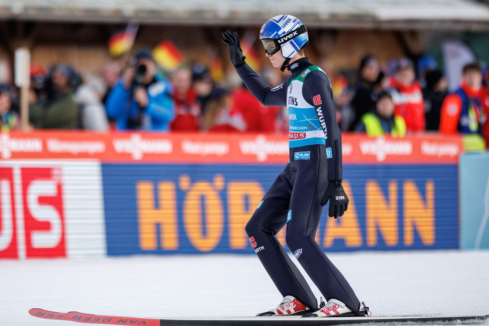 Wellinger über Loch im Anzug: «Passiert immer mal wieder»