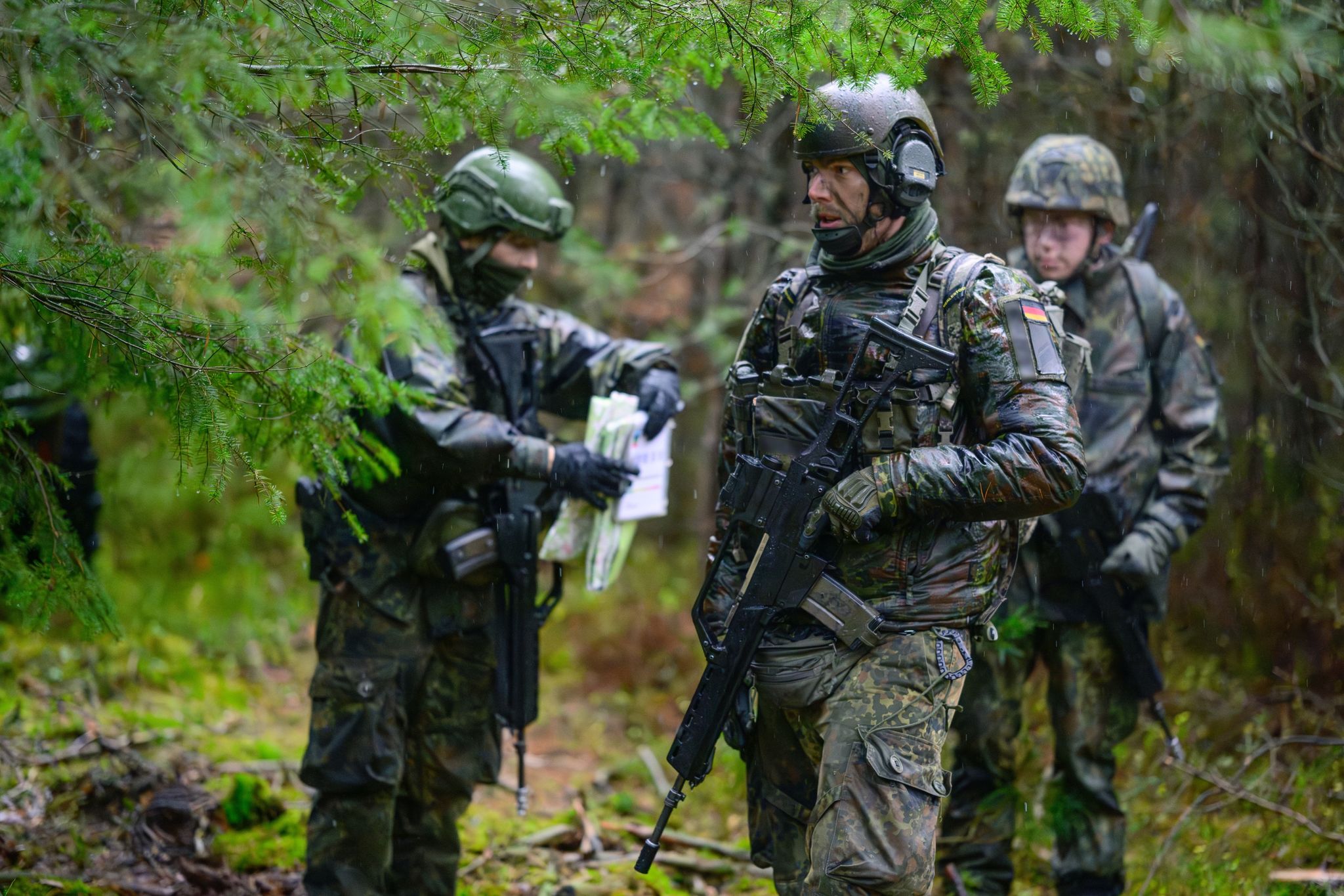 Deutsche Bevölkerung fordert Ausbau der Verteidigungsfähigkeit – Studie zeigt breite Unterstützung und Bedenken