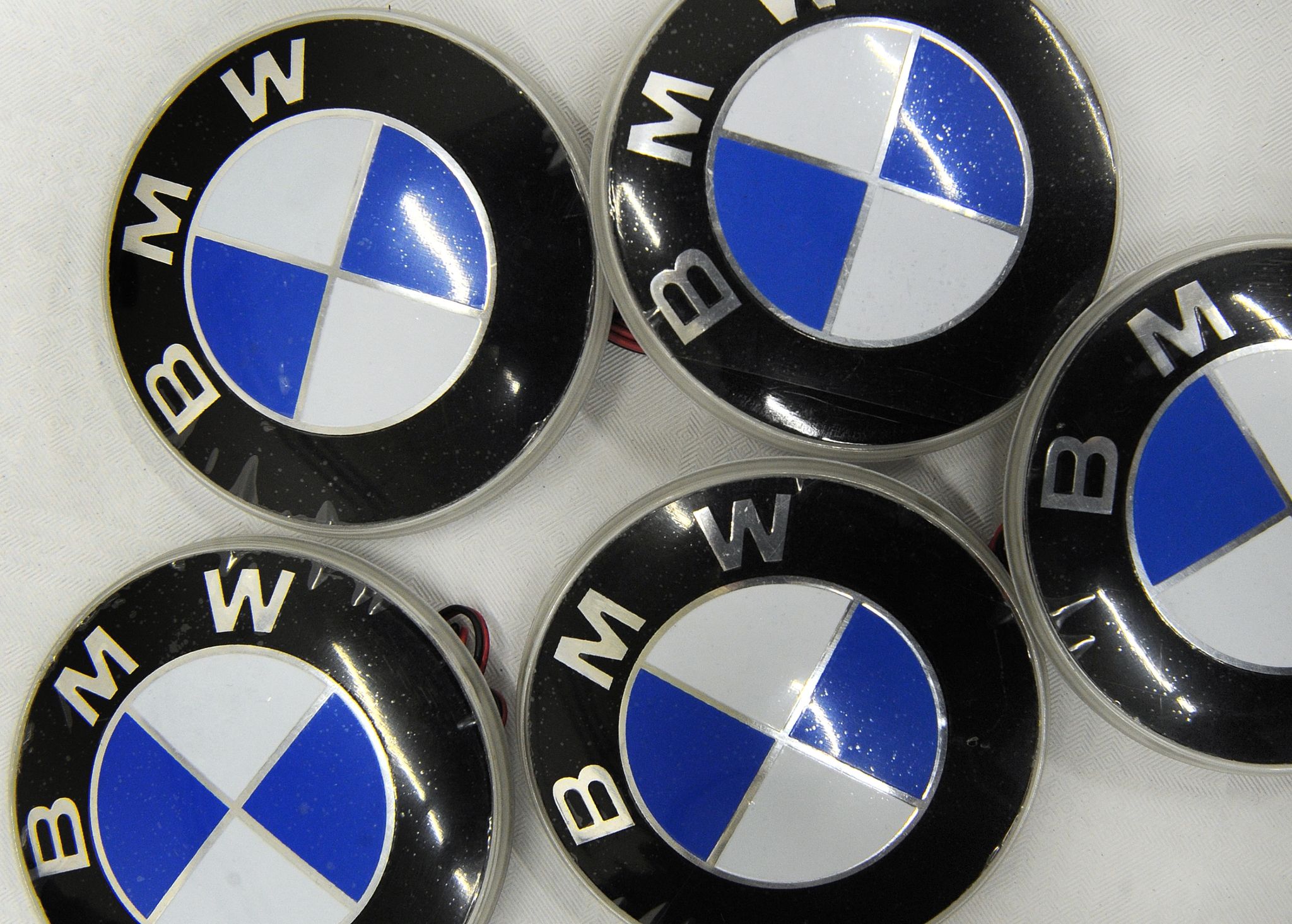 Amazon und BMW Group gewinnen vor Gericht gegen Handel mit gefälschten Produkten