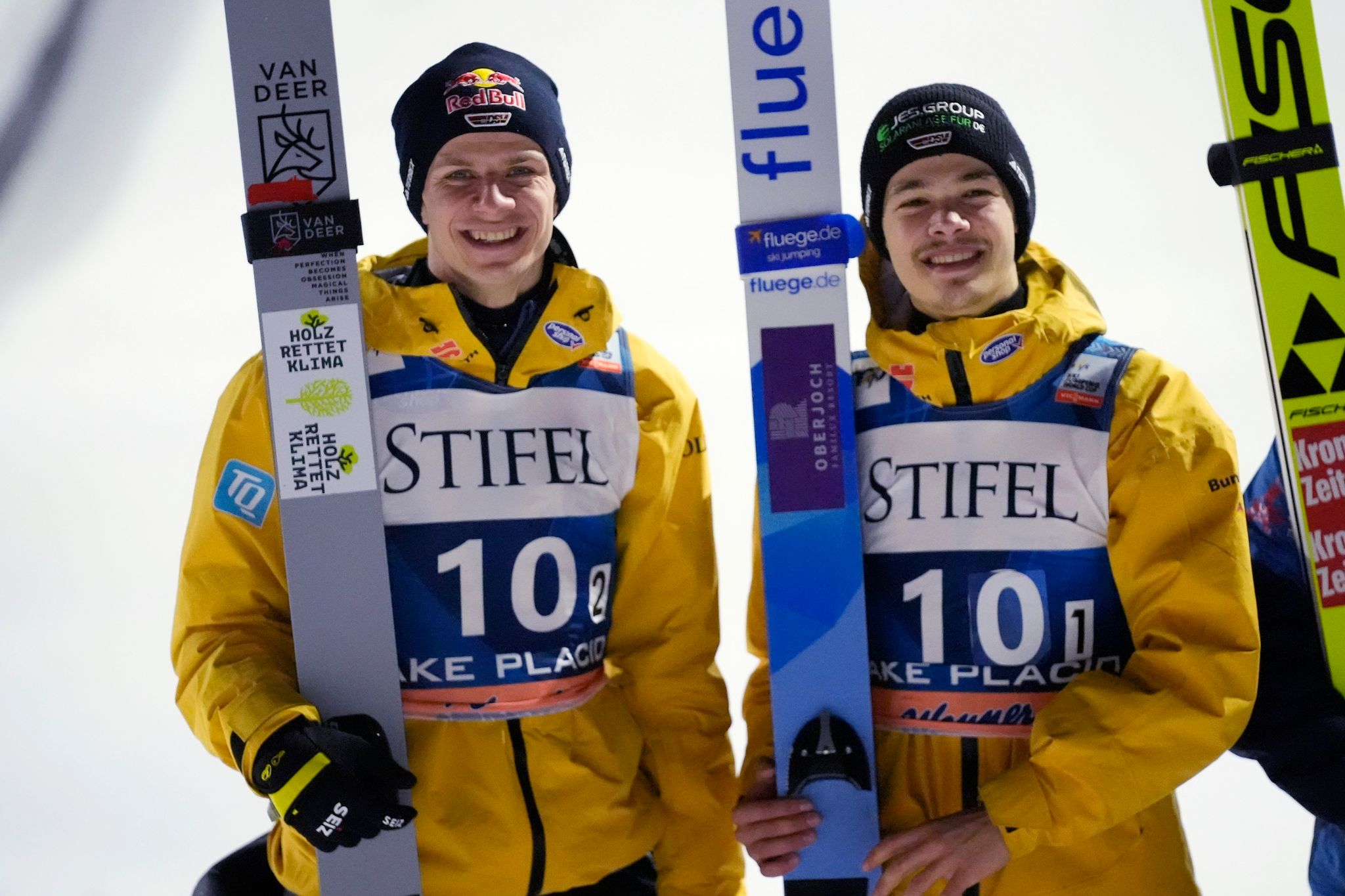 Wellinger und Raimund Zweite im Super-Team-Skispringen