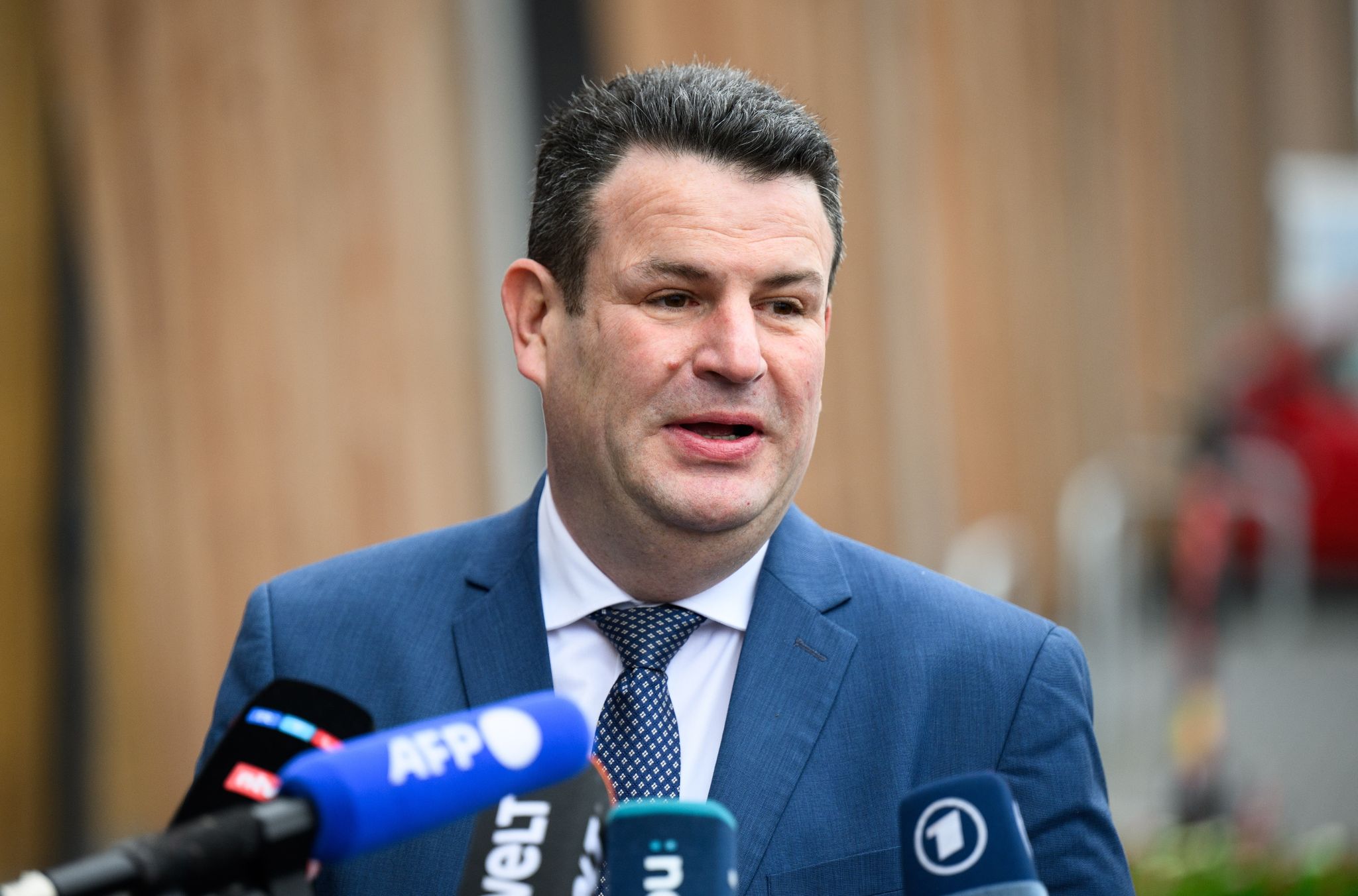 Hubertus Heil fordert Unternehmen zur Integration von Geflüchteten auf