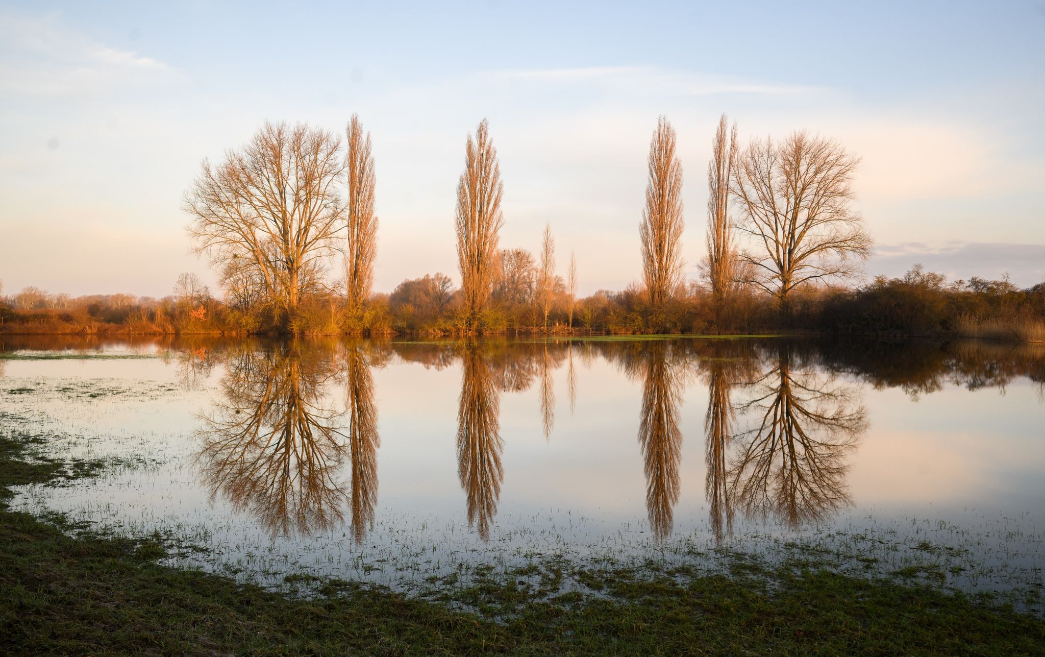 Wolken und Regen bei milden Temperaturen