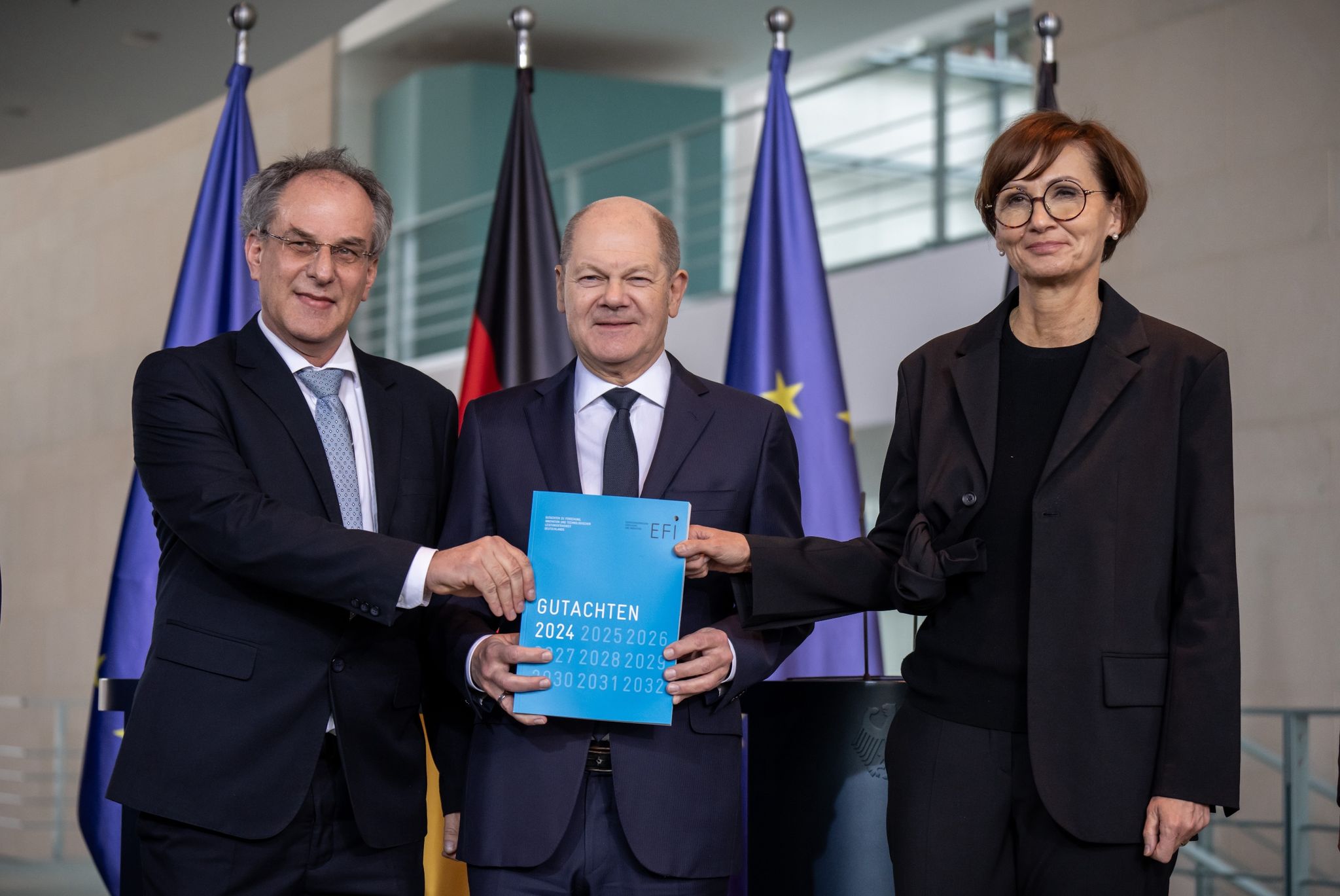 Experten: Bürokratie als Hindernis im Kampf um kluge Köpfe