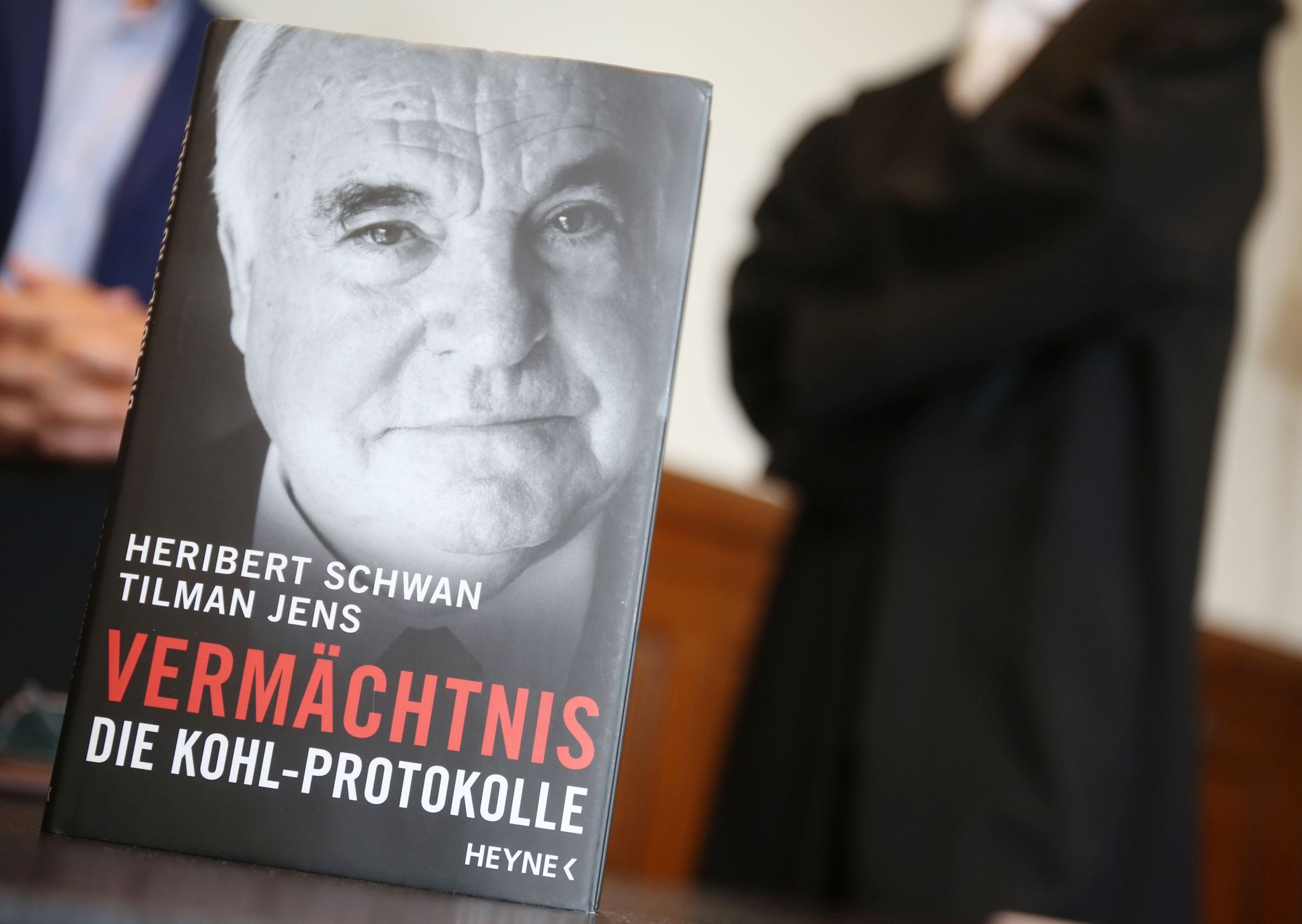 Enthüllungsbuch über Helmut Kohl: Gericht verbietet weitere Passagen