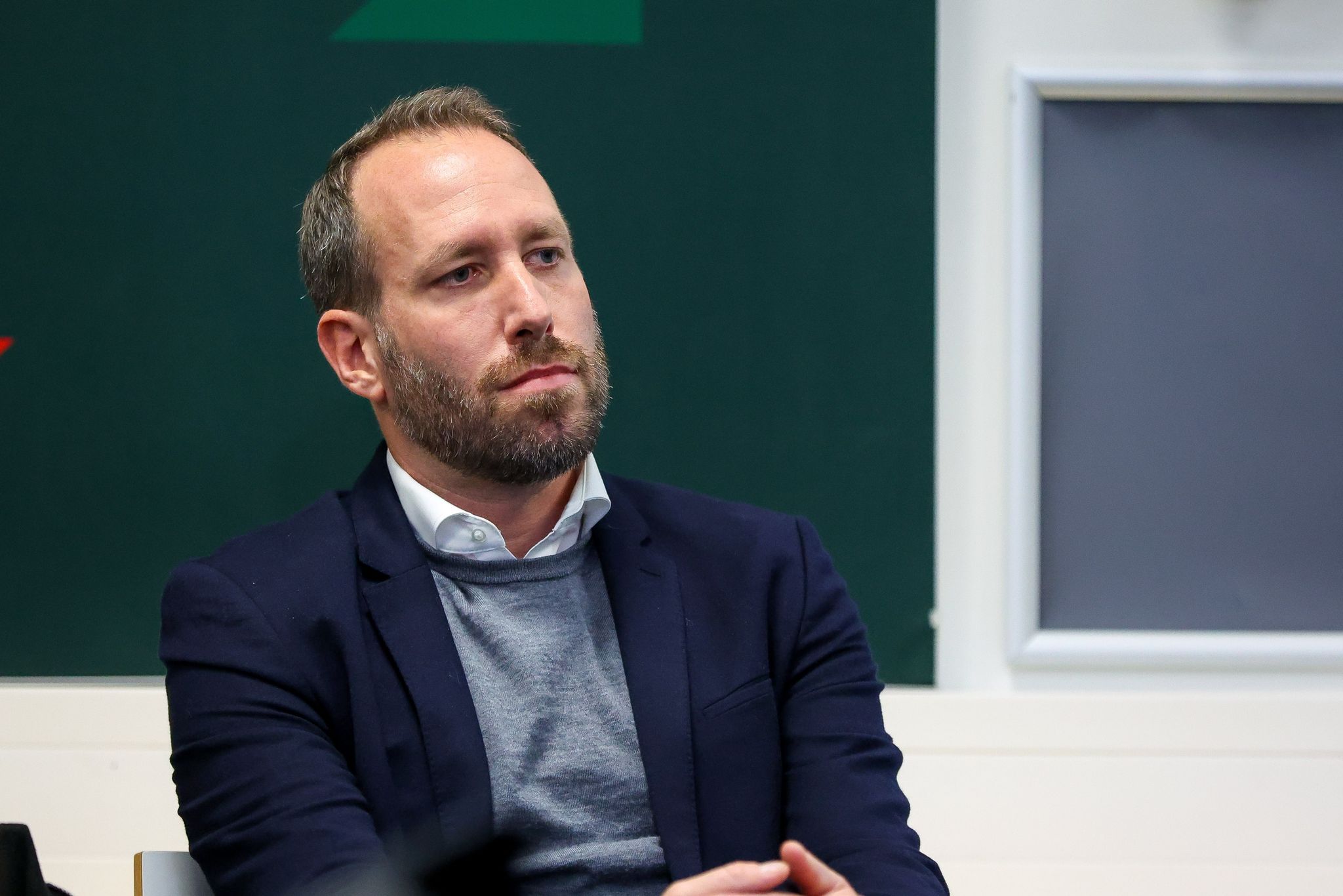 FC Augsburgs Geschäftsführer kritisiert Rufe nach Neuabstimmung über DFL-Investor