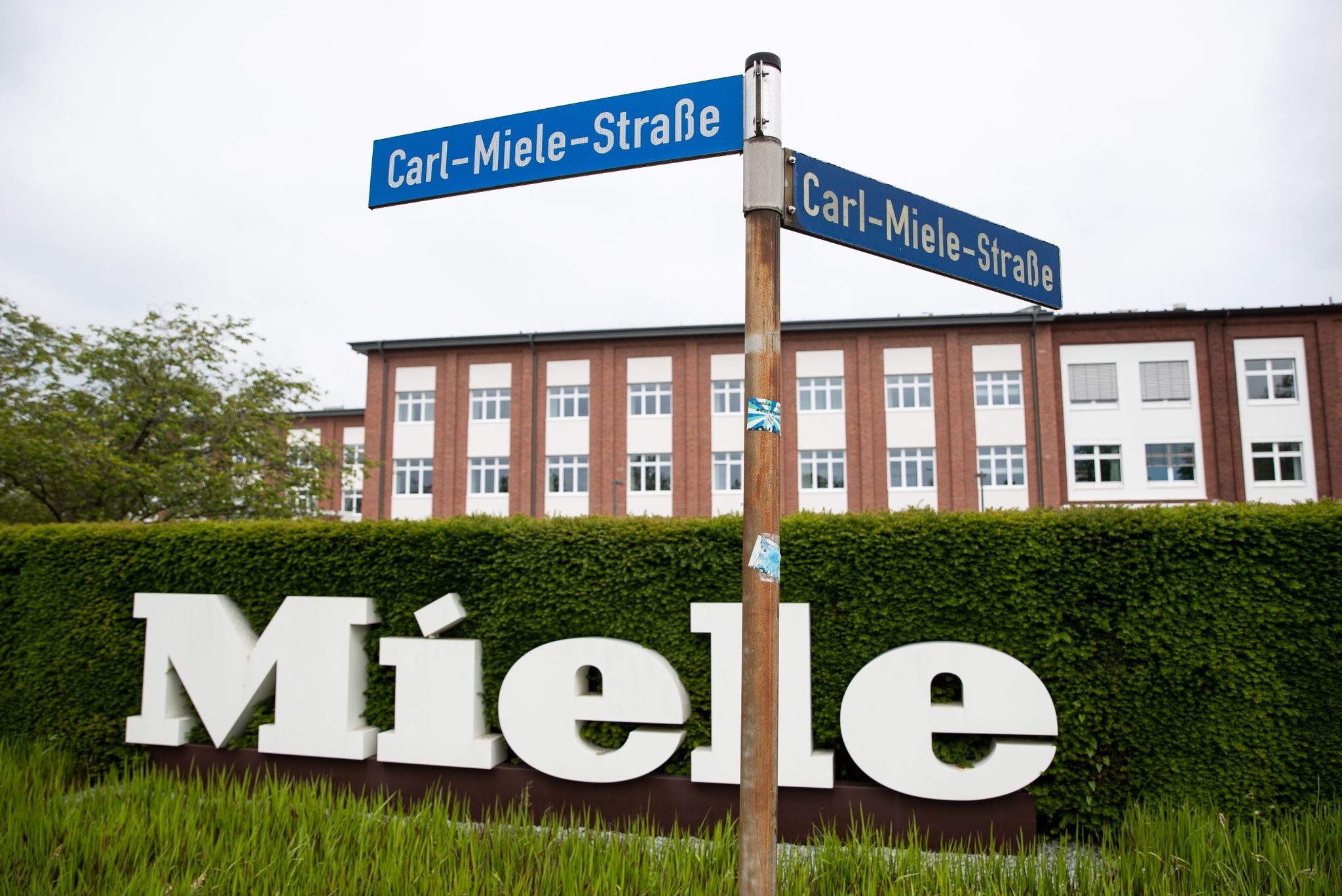 Miele plant Stellenabbau und Standortverlagerungen aufgrund von Einbruch bei Nachfrage und Preissteigerungen