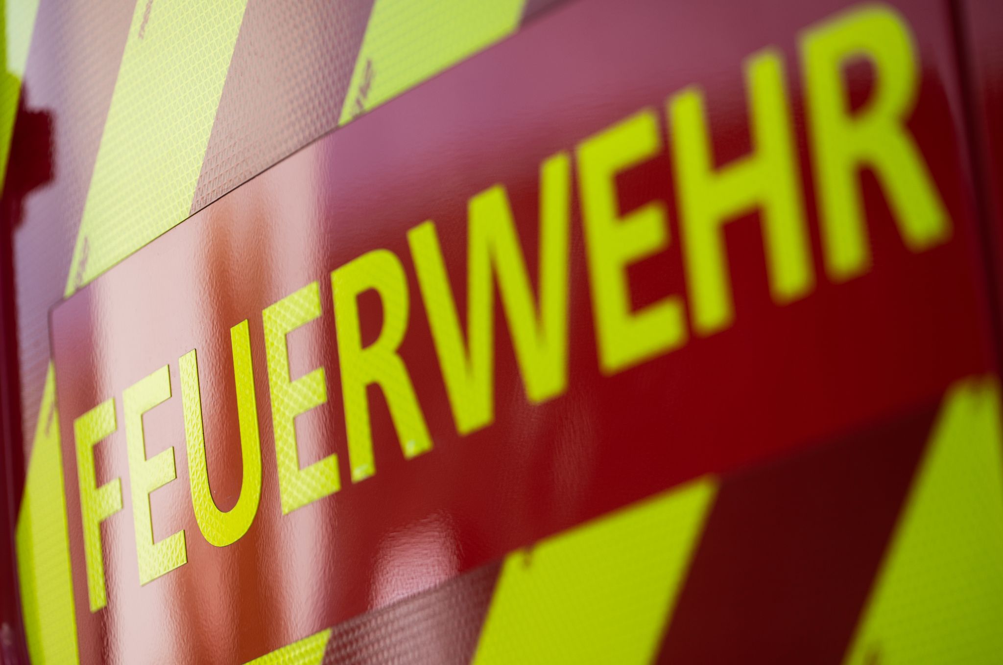 Mann wird Intimschmuck nicht los – Feuerwehr im Einsatz