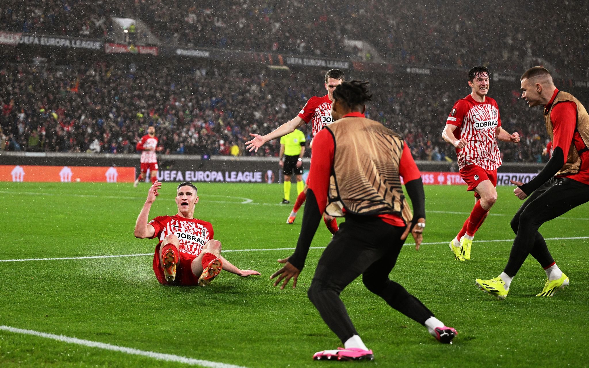 SC Freiburg kämpft sich ins Achtelfinale der Europa League