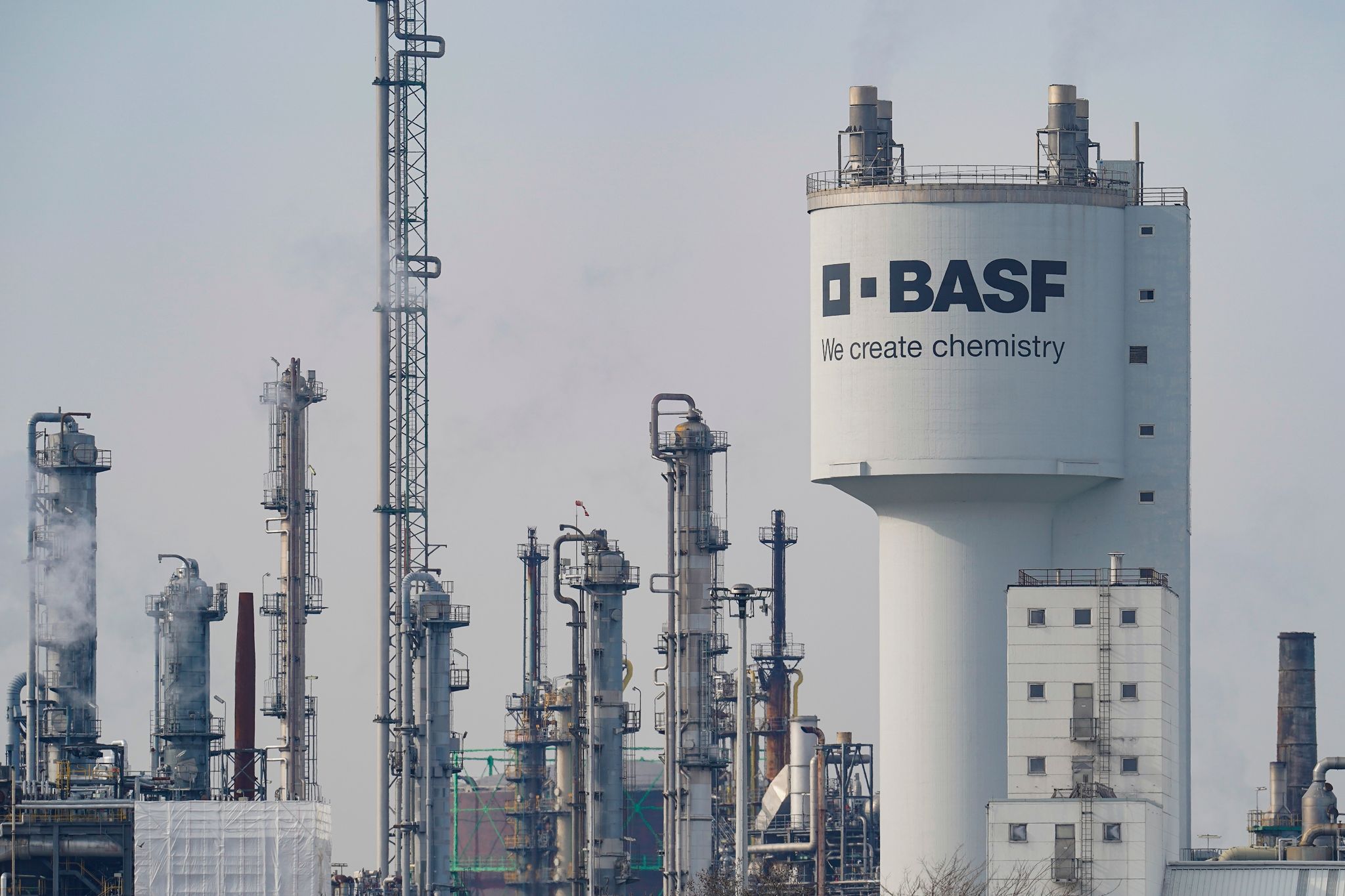 BASF plant milliardenschweres Sparprogramm und Stellenabbau