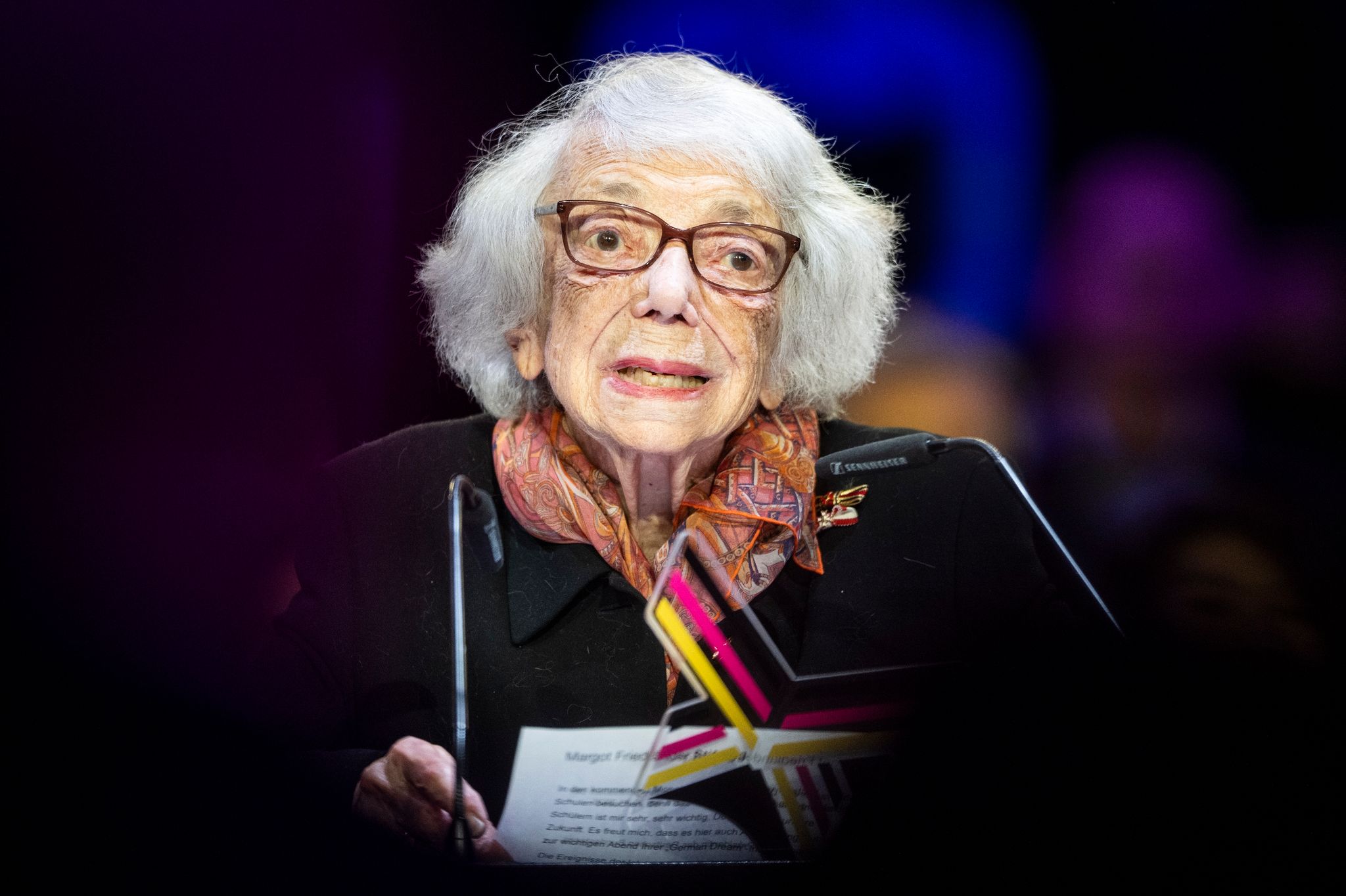 PR-Branche hilft Vereinen beim Kampf gegen Extremismus