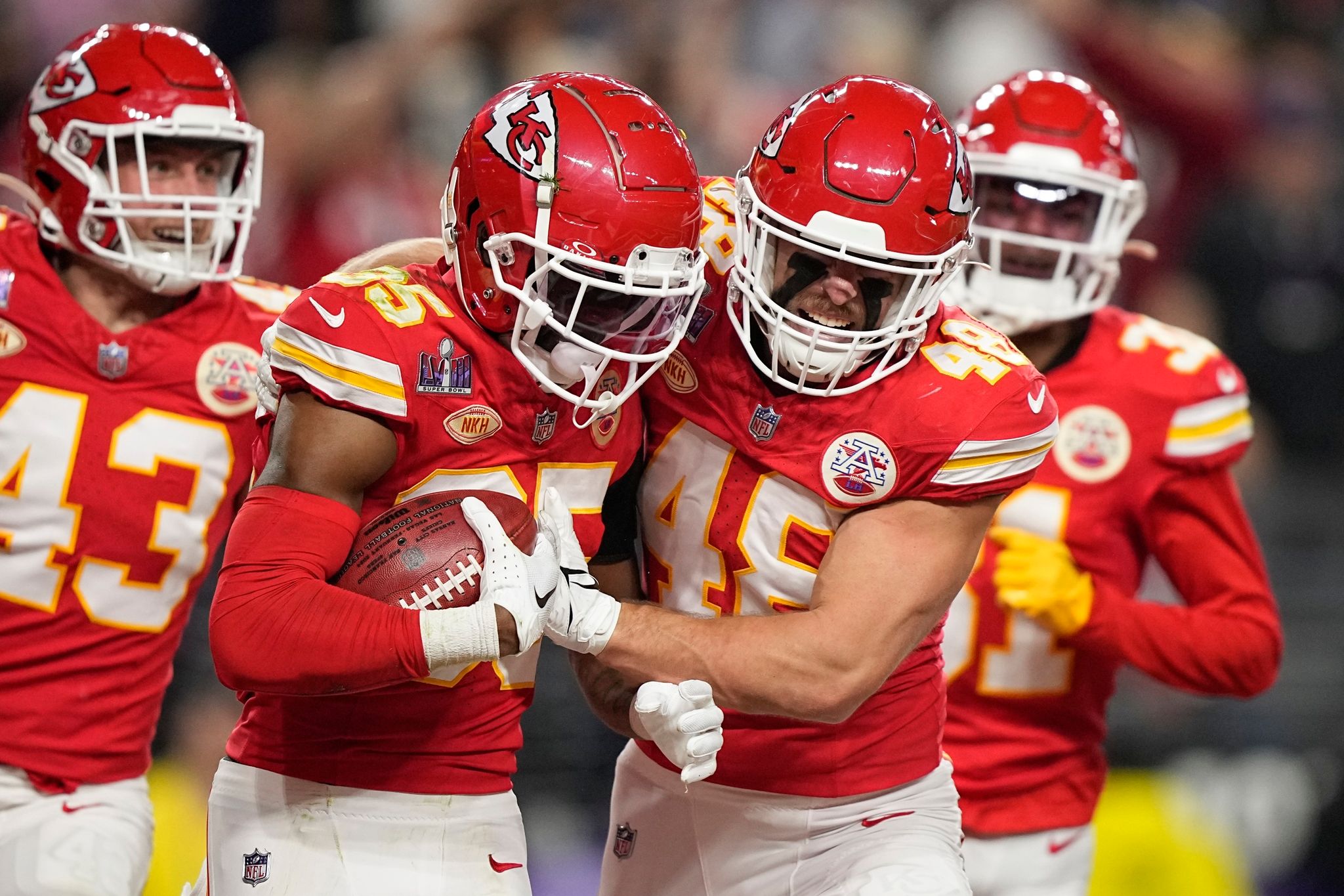 Chiefs verteidigen Super Bowl: 25:22 gegen 49ers