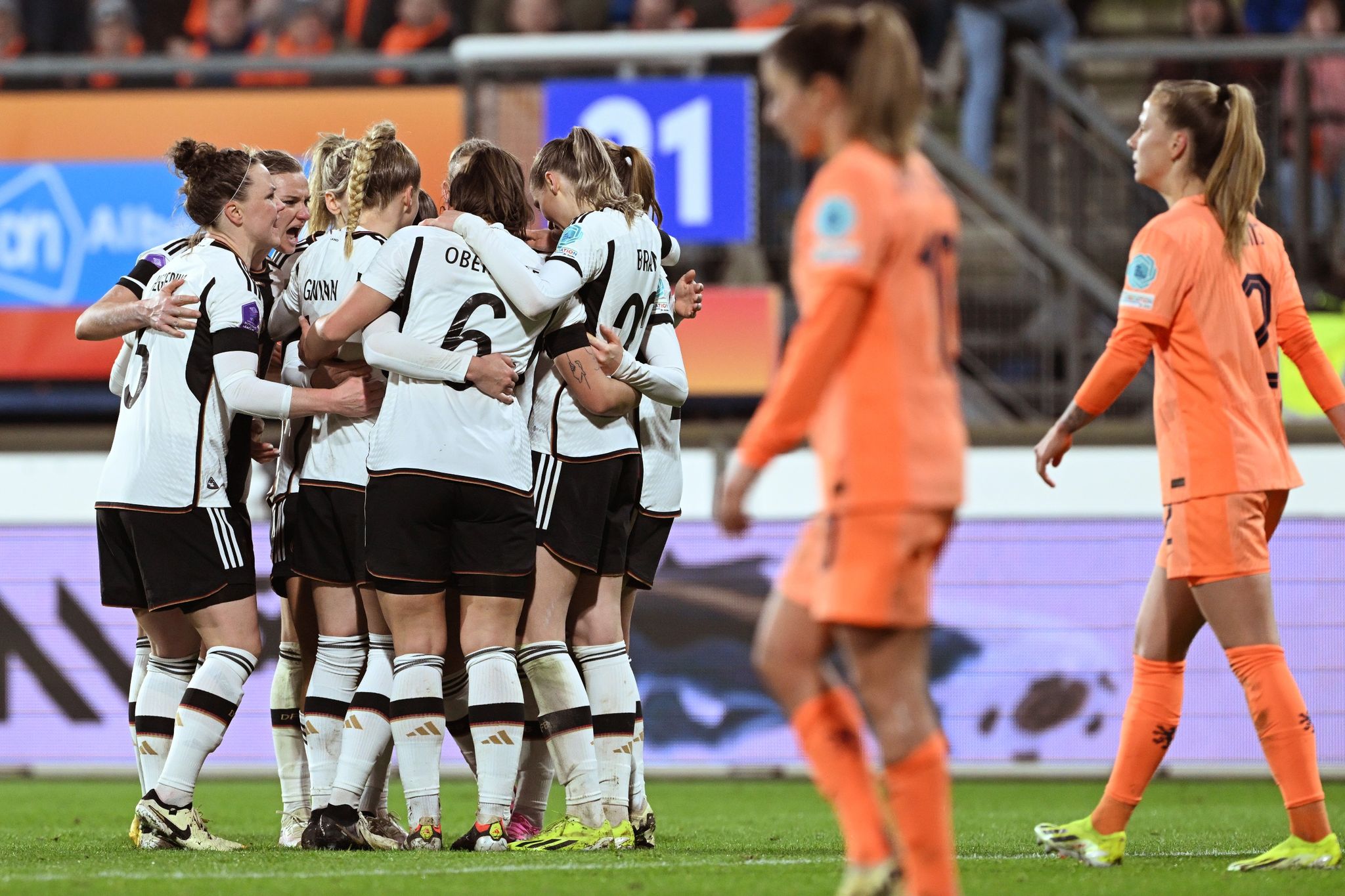 DFB-Frauen sichern sich Olympia-Traum gegen die Niederlande