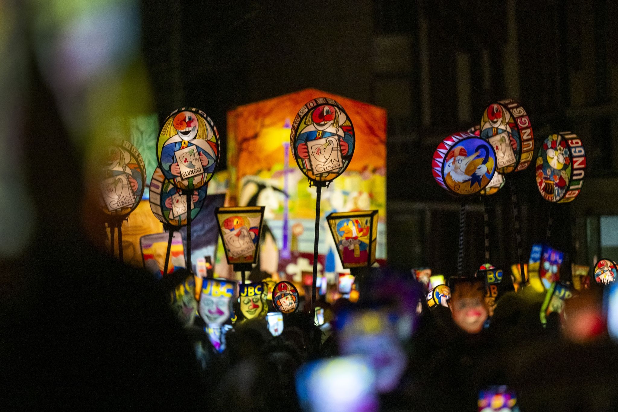Fasnacht in Basel: Narren starten in die Straßenfasnacht