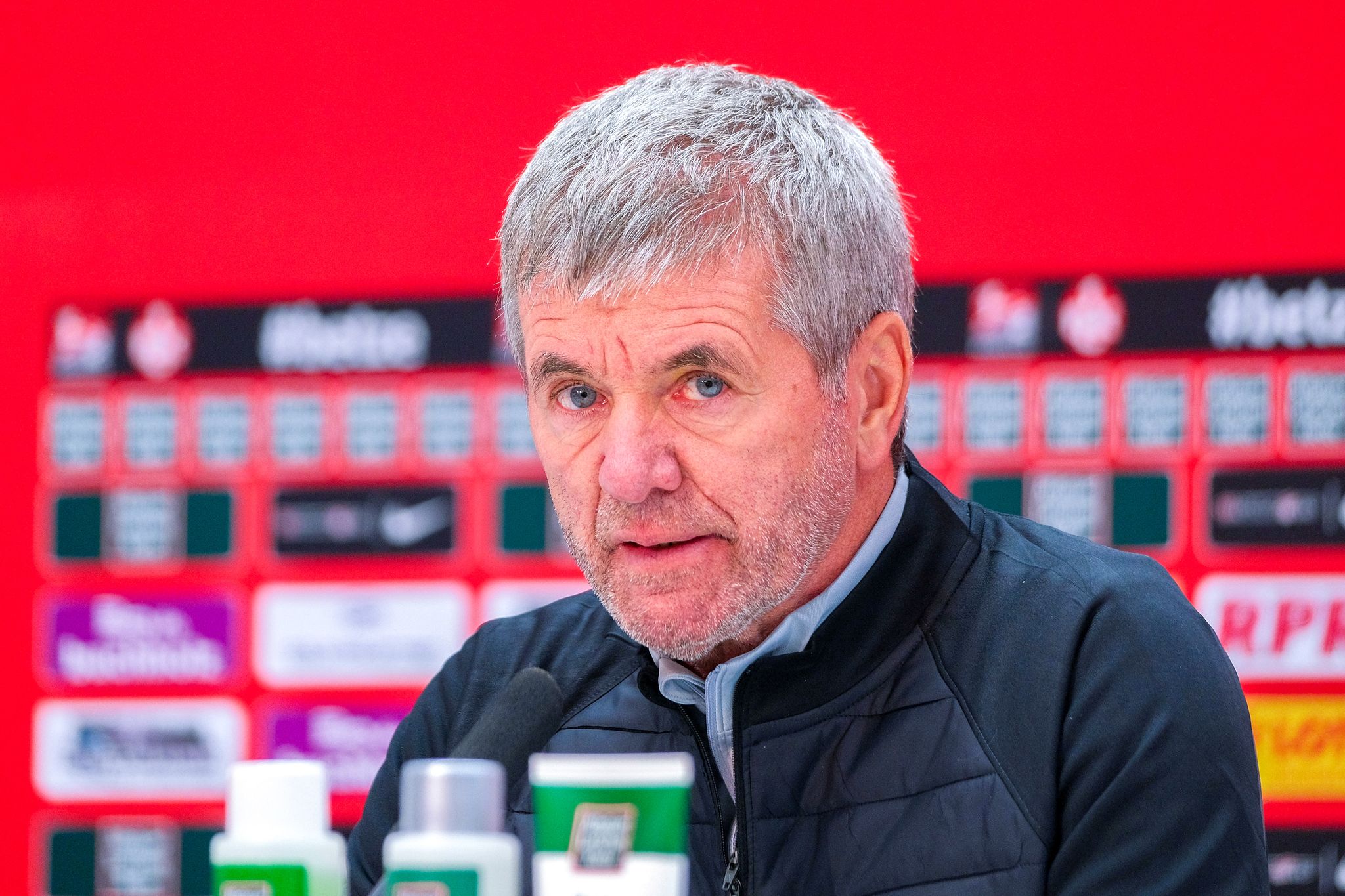 Funkel setzt beim Klassenerhalt auf Teamgedanken und Nähe zu den Fans