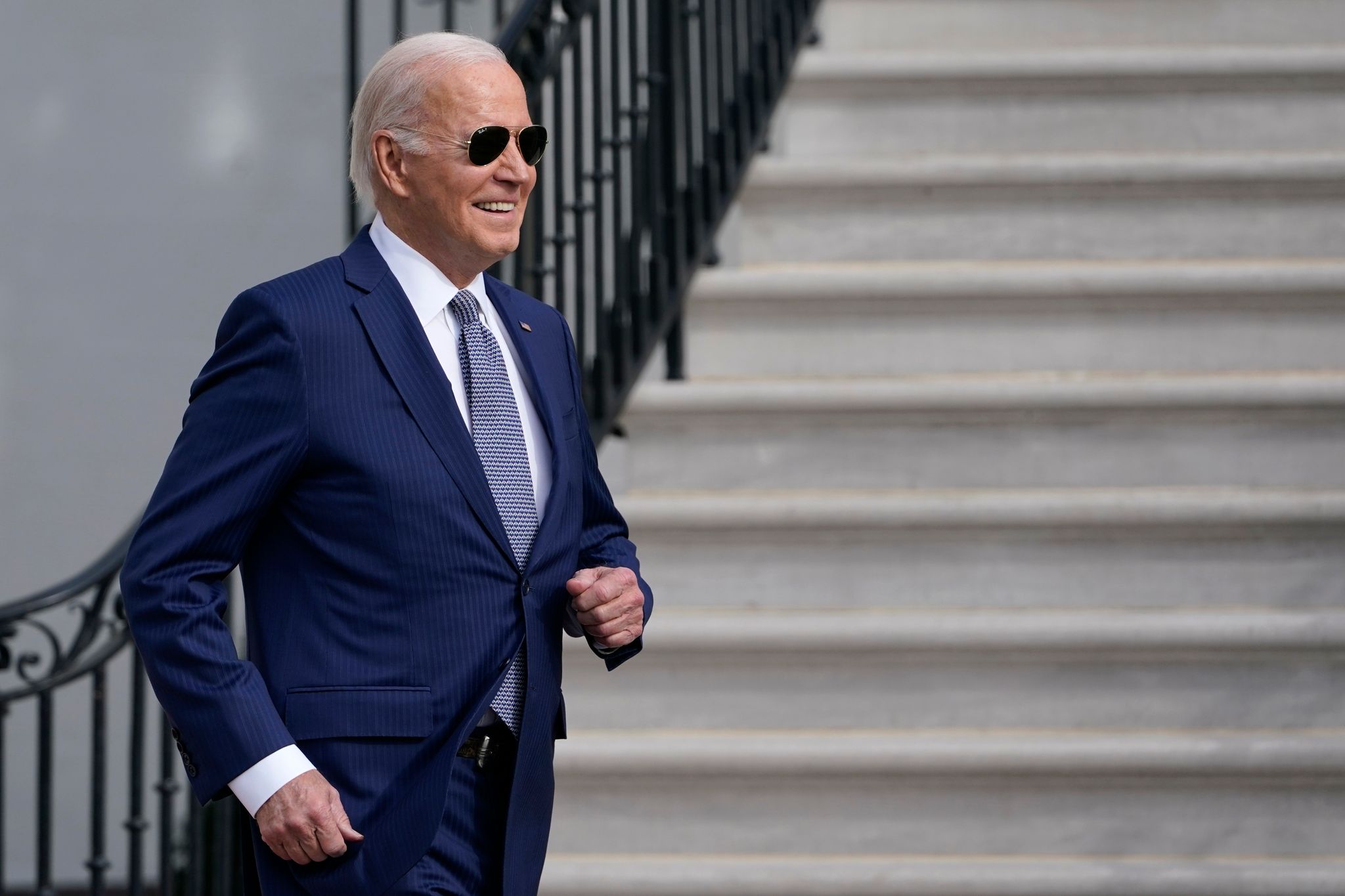 Joe Biden parodiert Verschwörungstheorie nach Super Bowl-Sieg der Kansas City Chiefs